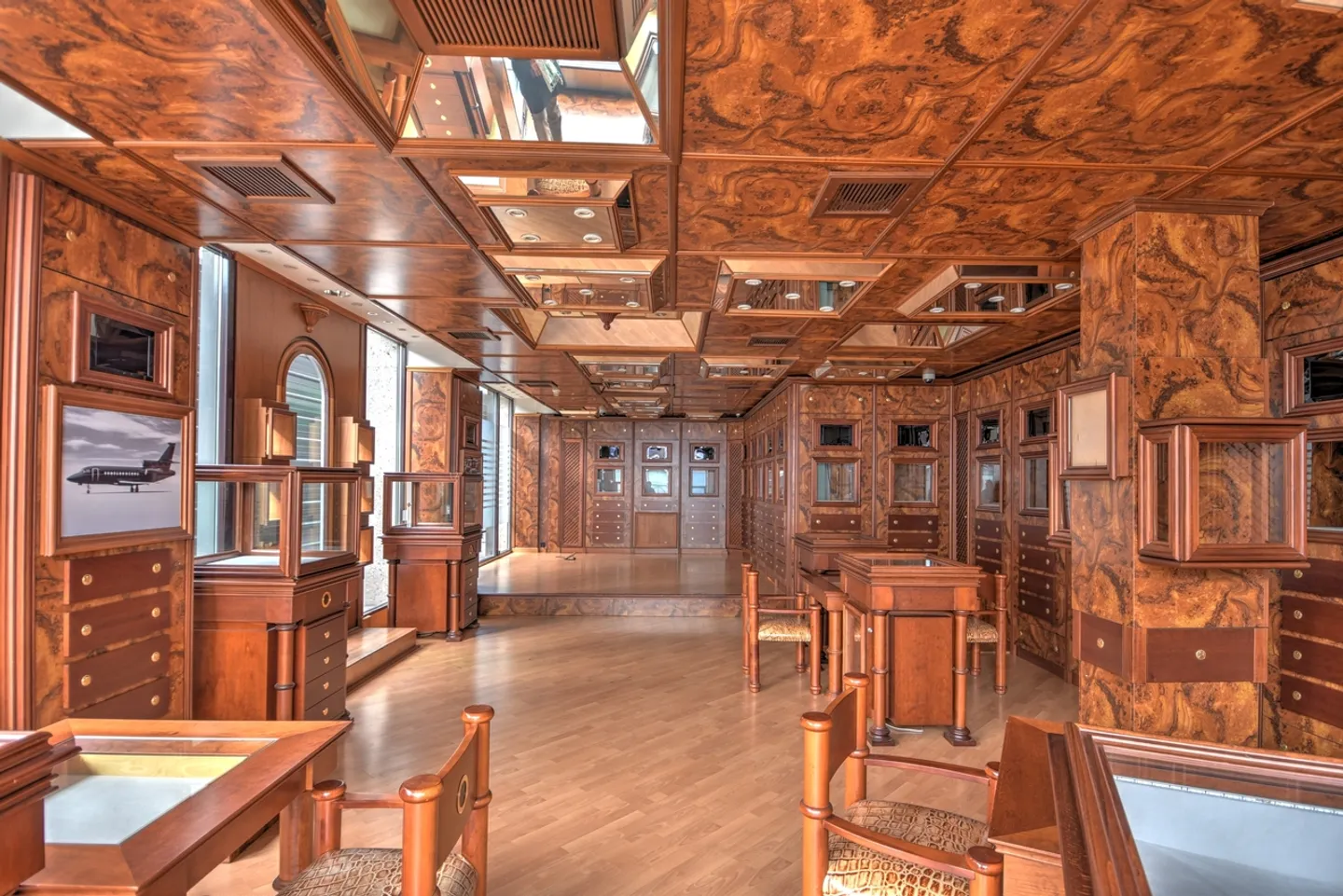 Arcade - Photo 3 of 5