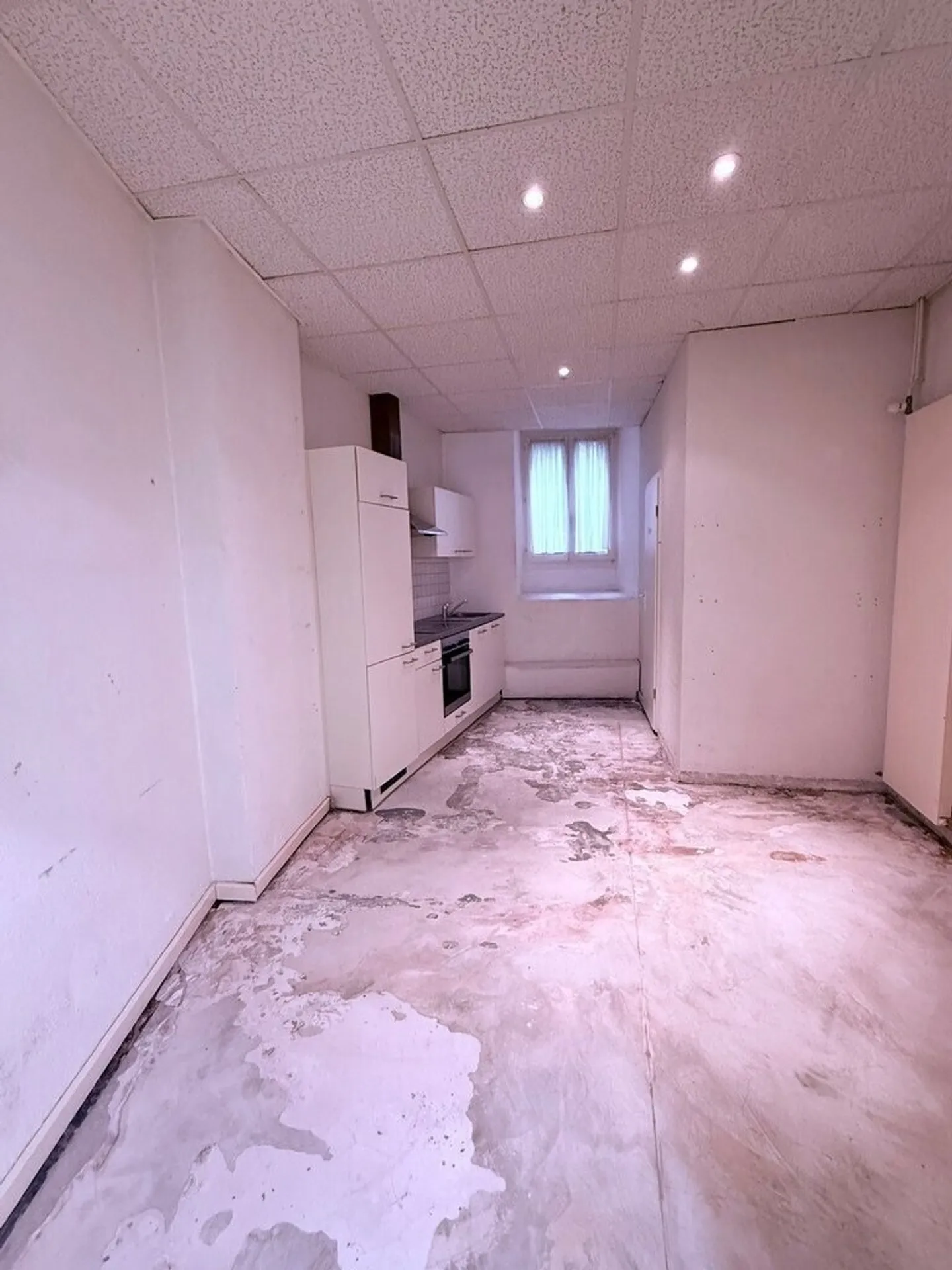 Commercial Space in Moudon - Photo 3 of 12