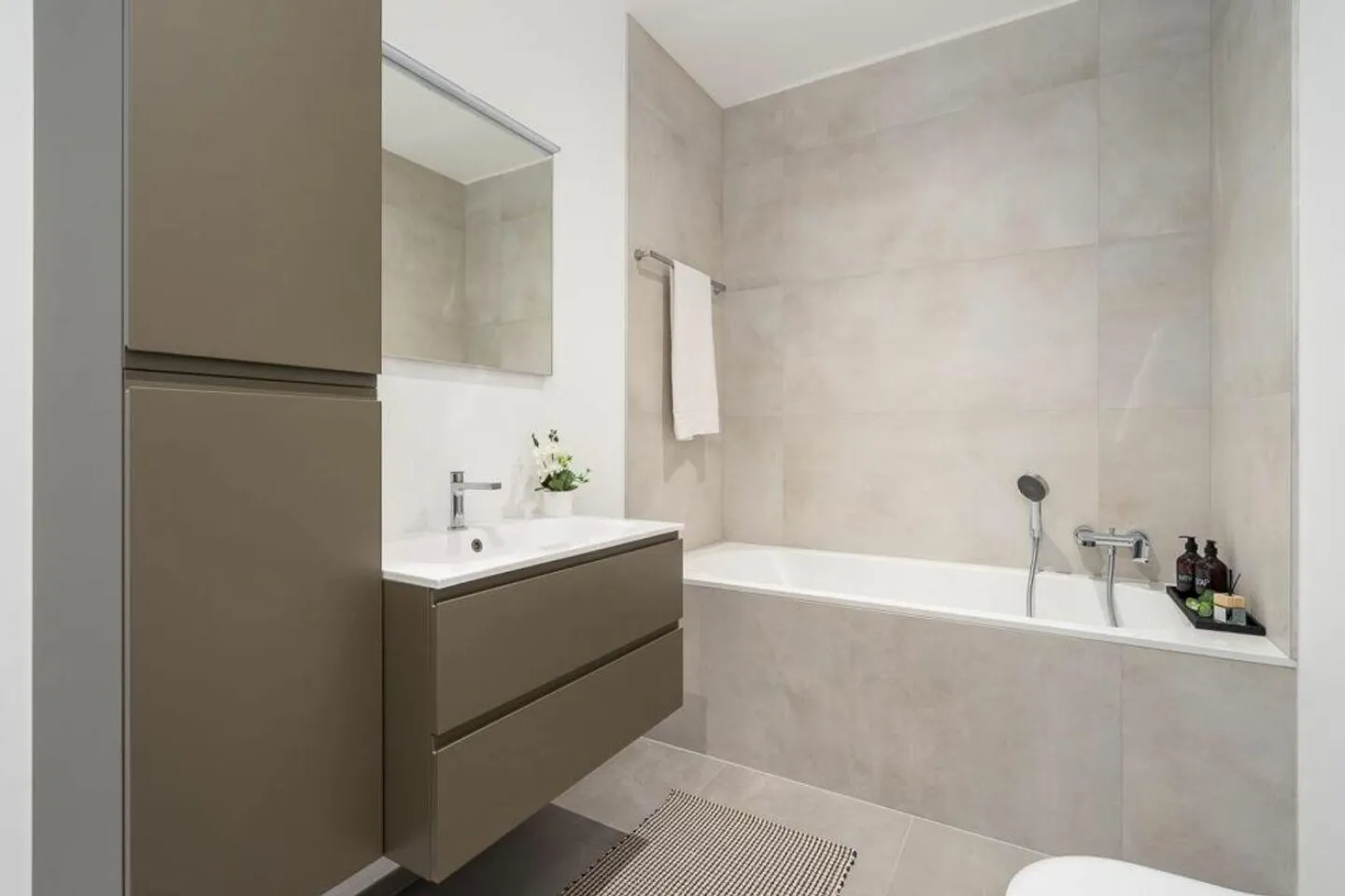 PREGASSONA · ATTIC 3½ ROOMS WITH COVERED TERRACE AND GARDEN - Photo 7 of 9