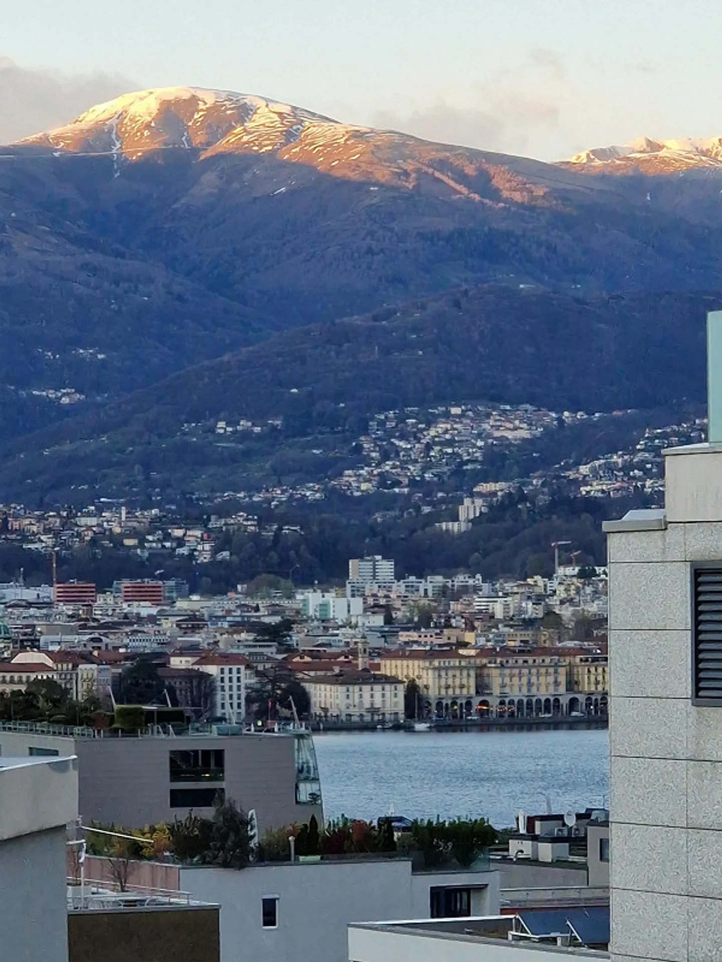 Attic Dream in Paradiso: New 3.5-Room Apartment with Panoramic View - Photo 2 of 30