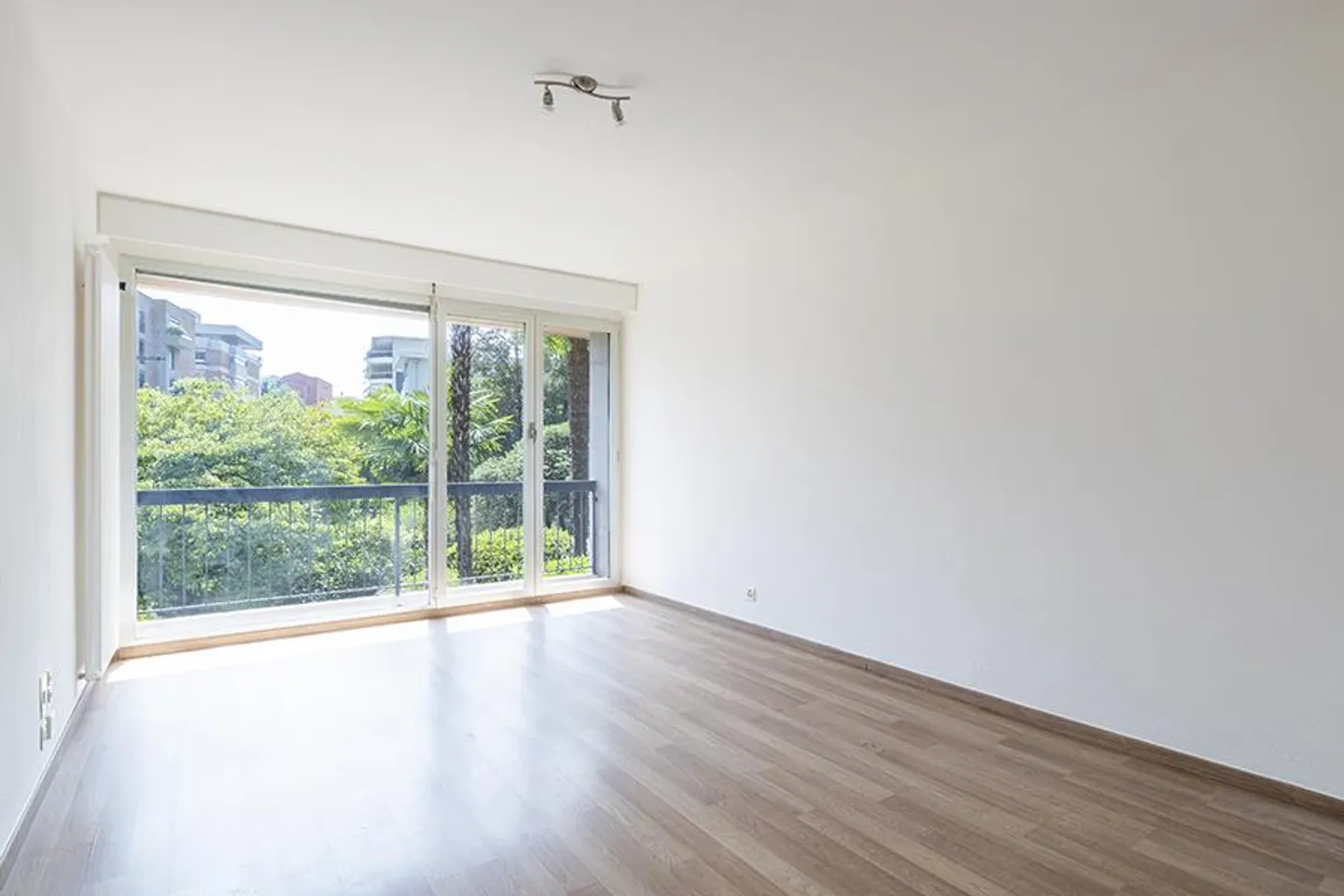 WIRTSCHAFTLICHES STUDIO IN MINUSIO - Foto 2 von 5