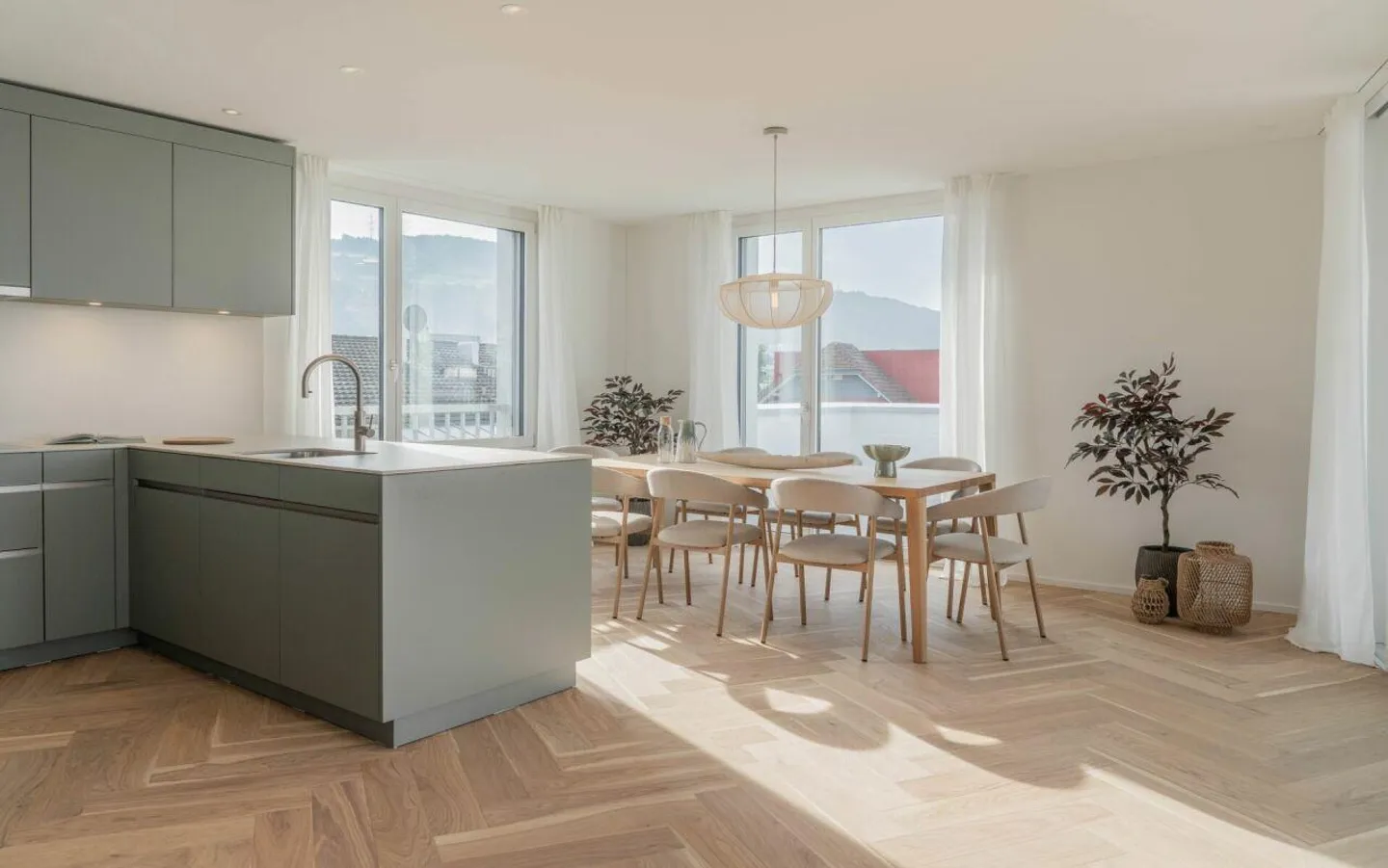 4.5-Room Penthouse Apartment - Photo 2 of 11