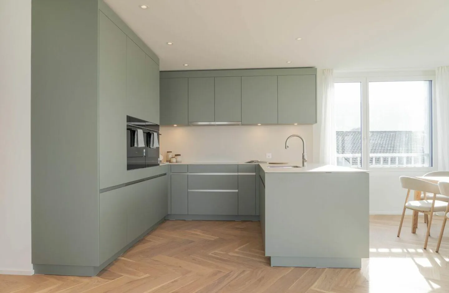4.5-Room Penthouse Apartment - Photo 3 of 11