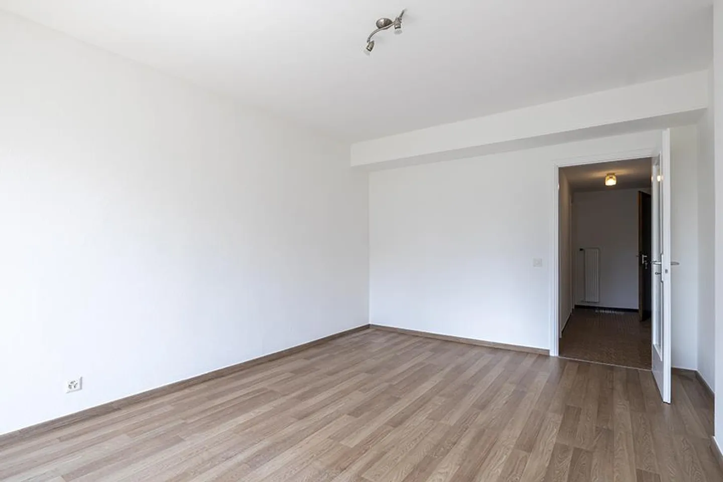 WIRTSCHAFTLICHES STUDIO IN MINUSIO - Foto 3 von 5