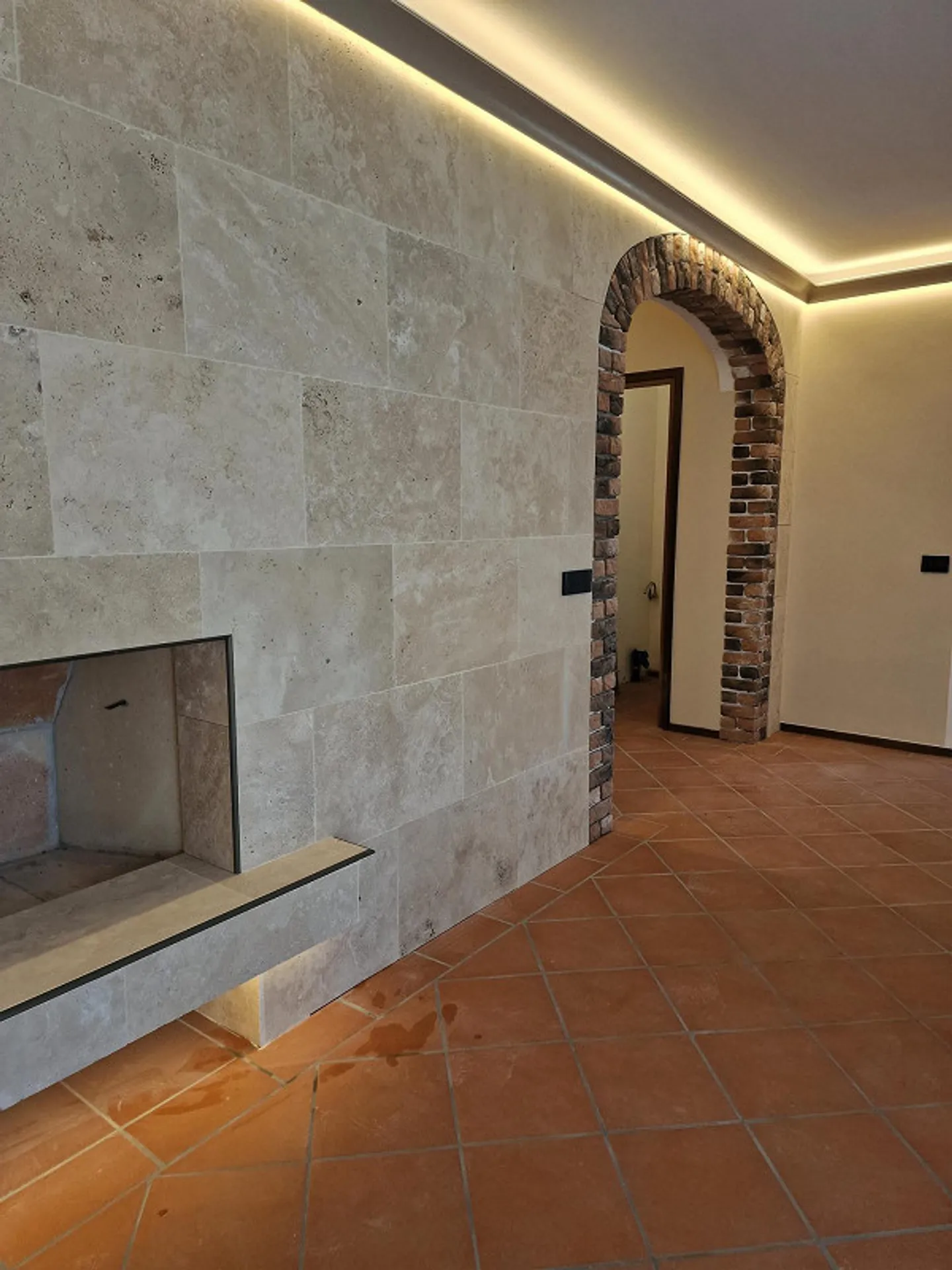 Attic Dream in Paradiso: New 3.5-Room Apartment with Panoramic View - Photo 8 of 30