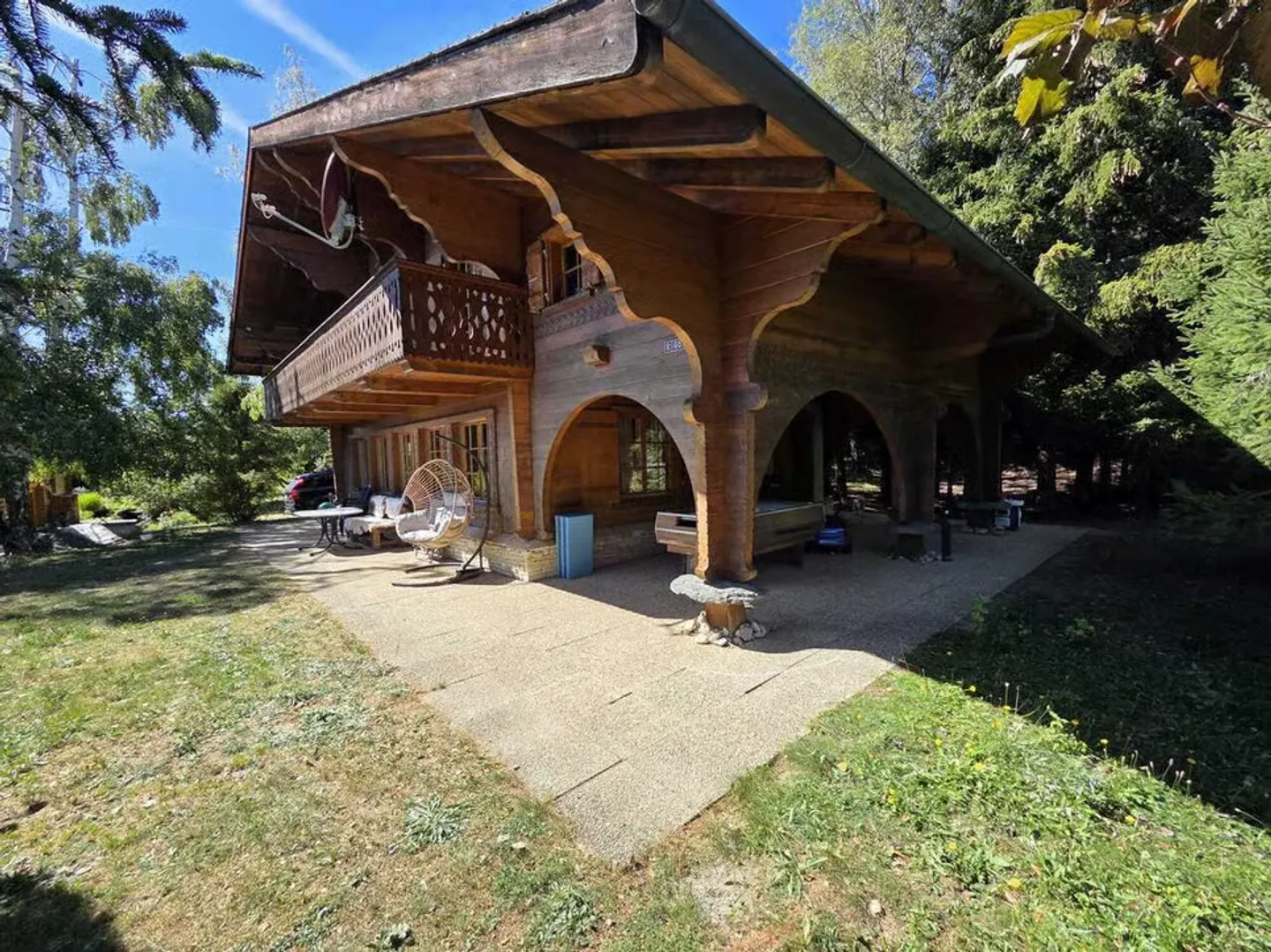 Furnished chalet for annual rent - lease takeover on 31.10.26 - Photo 2 of 10