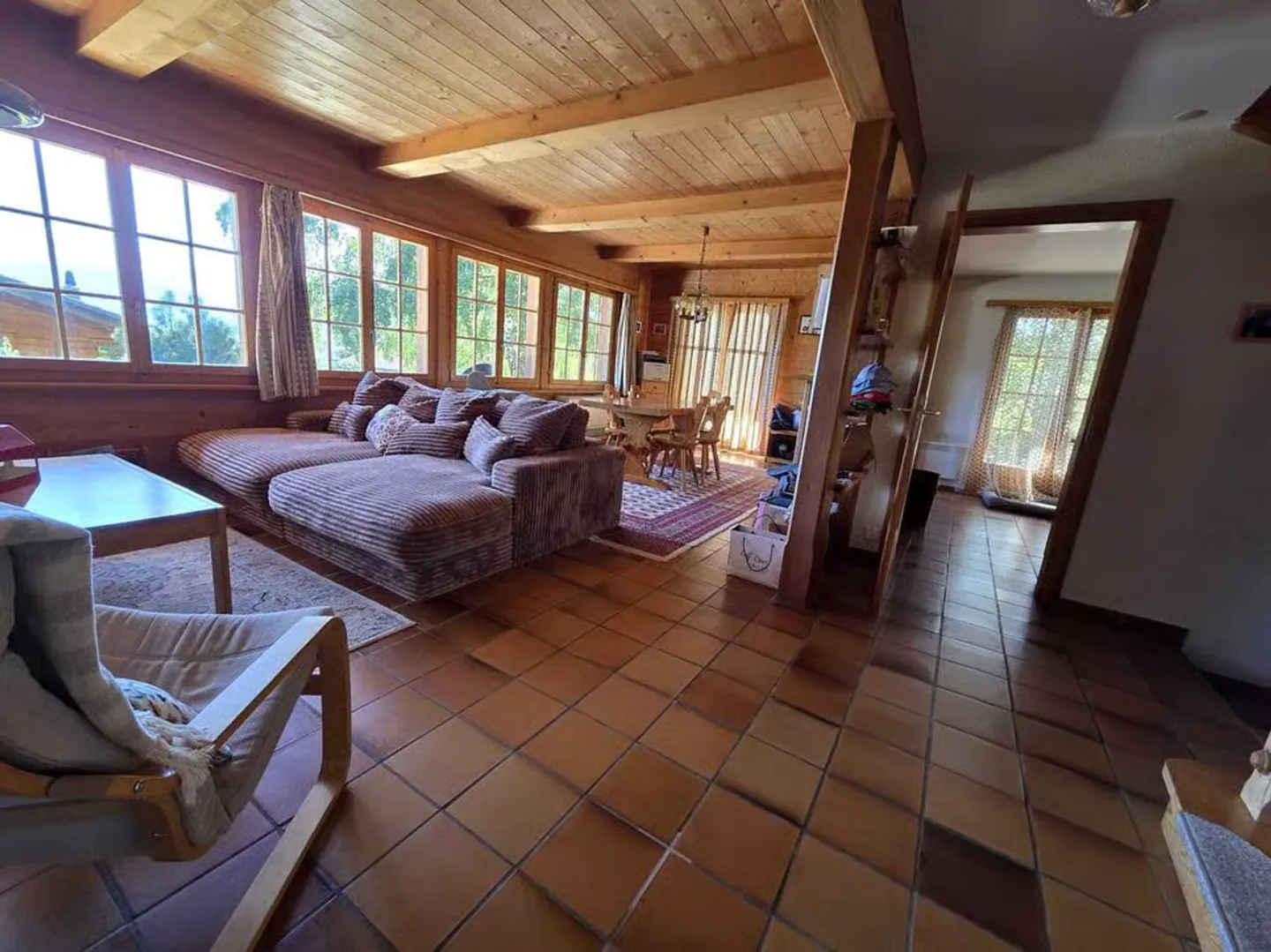 Furnished chalet for annual rent - lease takeover on 31.10.26 - Photo 5 of 10