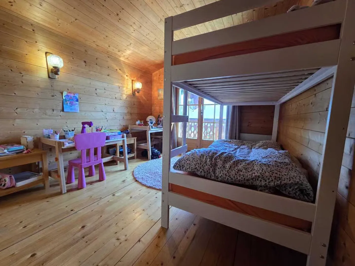 Furnished chalet for annual rent - lease takeover on 31.10.26 - Photo 8 of 10