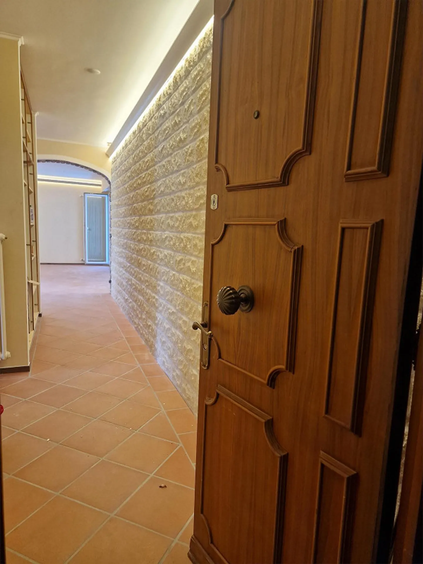 Attic Dream in Paradiso: New 3.5-Room Apartment with Panoramic View - Photo 16 of 30