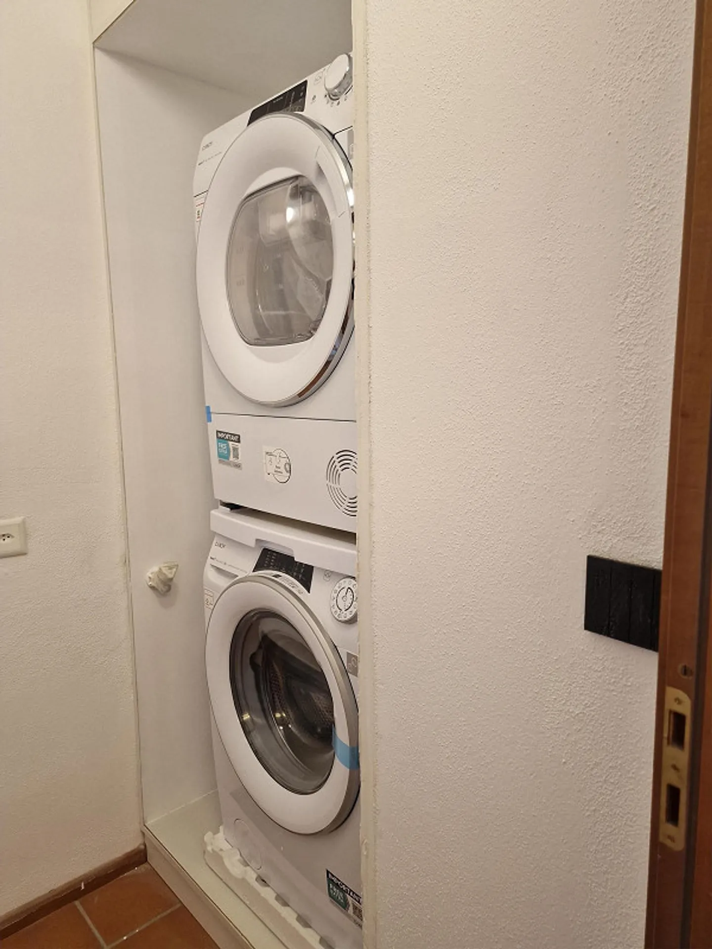 Attic Dream in Paradiso: New 3.5-Room Apartment with Panoramic View - Photo 14 of 30