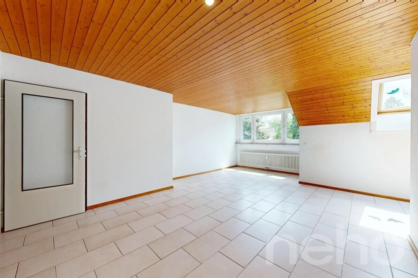 Bright and well-maintained 2.5-room apartment in an attractive location in Arlesheim - Photo 3 of 12