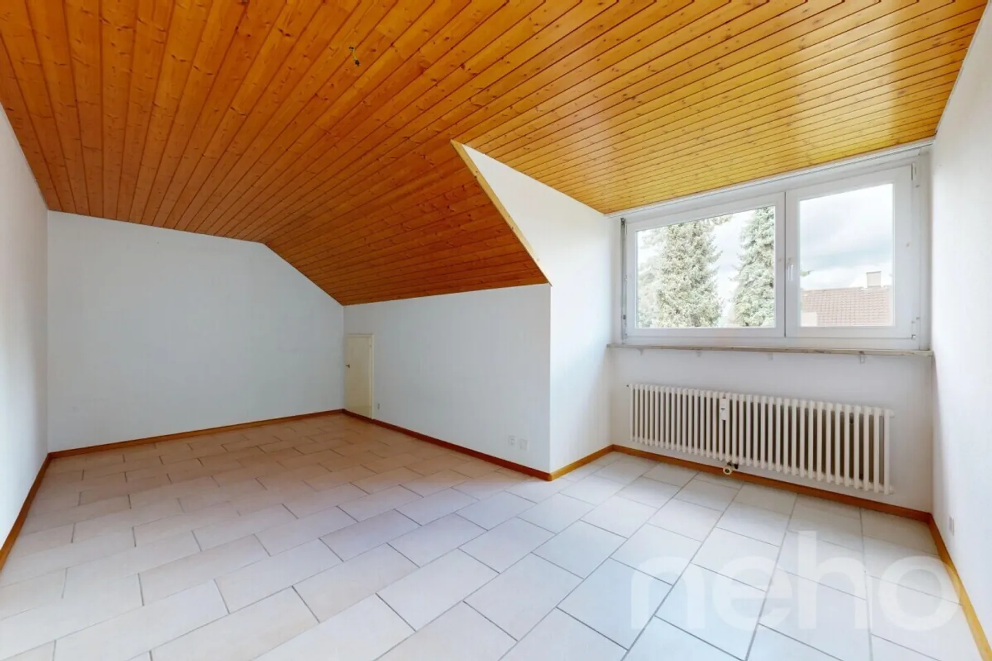 Bright and well-maintained 2.5-room apartment in an attractive location in Arlesheim - Photo 8 of 12