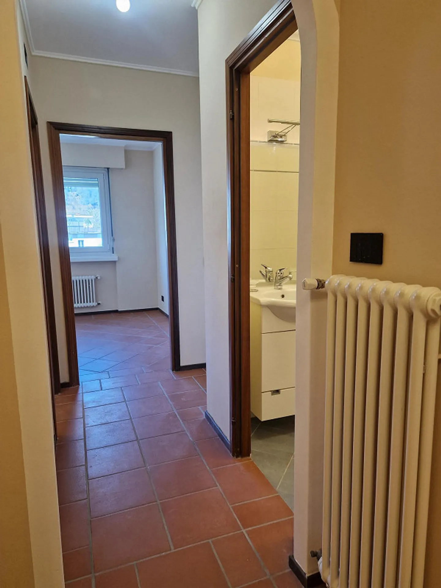 Attic Dream in Paradiso: New 3.5-Room Apartment with Panoramic View - Photo 17 of 30