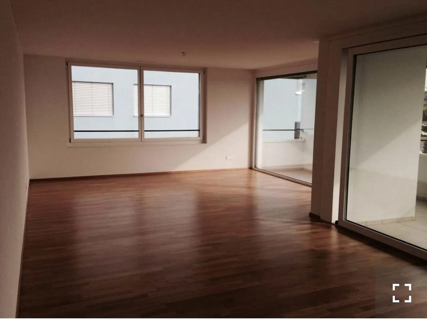 Successeur recherché pour appartement de 4 1/2 pièces - Photo 2 sur 6