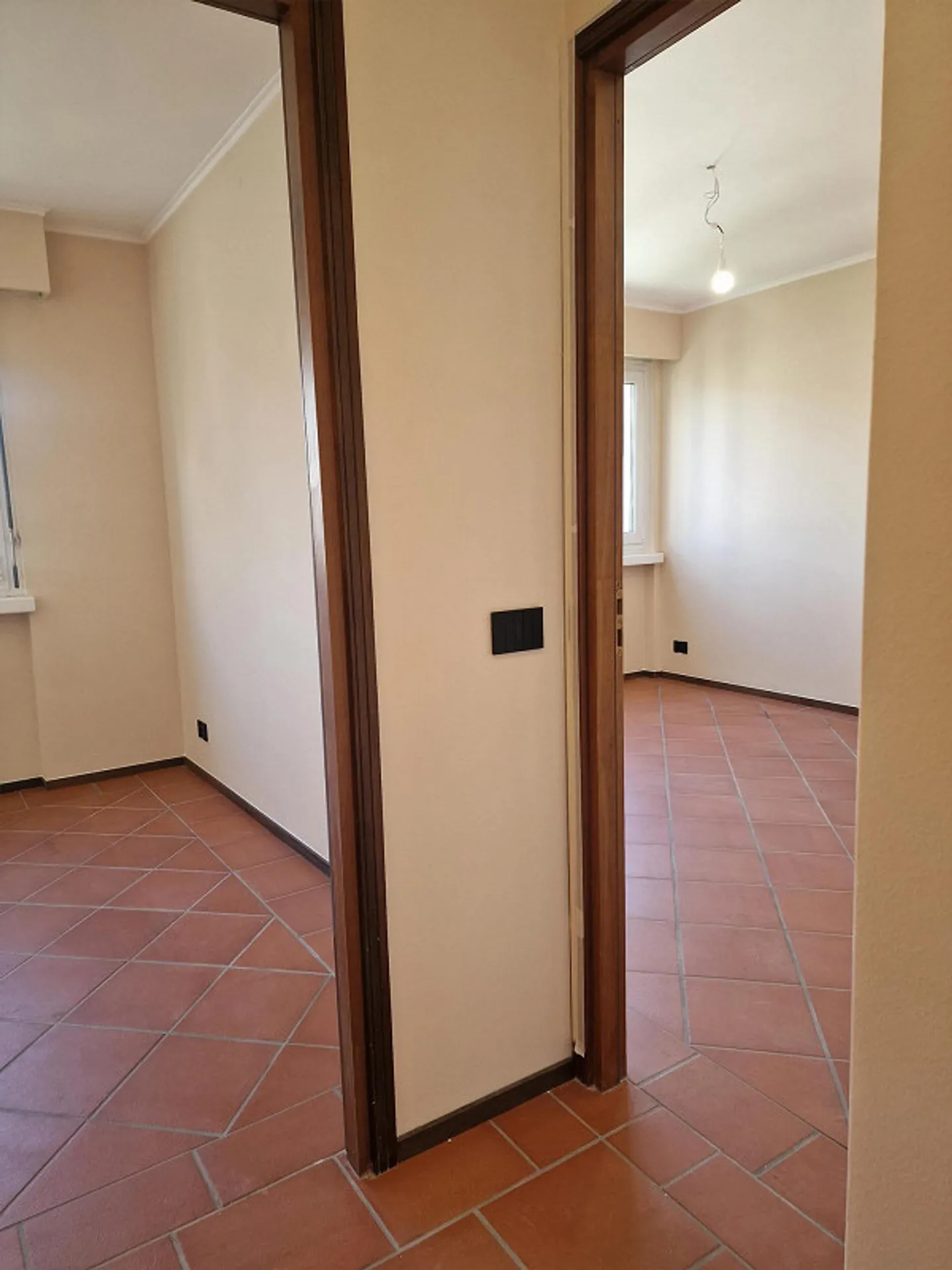 Attic Dream in Paradiso: New 3.5-Room Apartment with Panoramic View - Photo 23 of 30