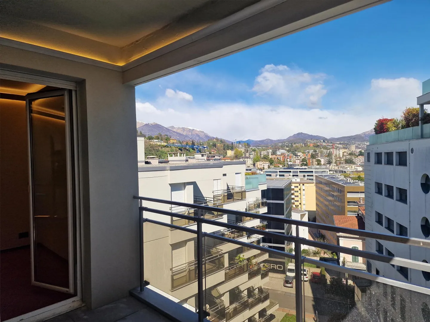 Attic Dream in Paradiso: New 3.5-Room Apartment with Panoramic View - Photo 25 of 30