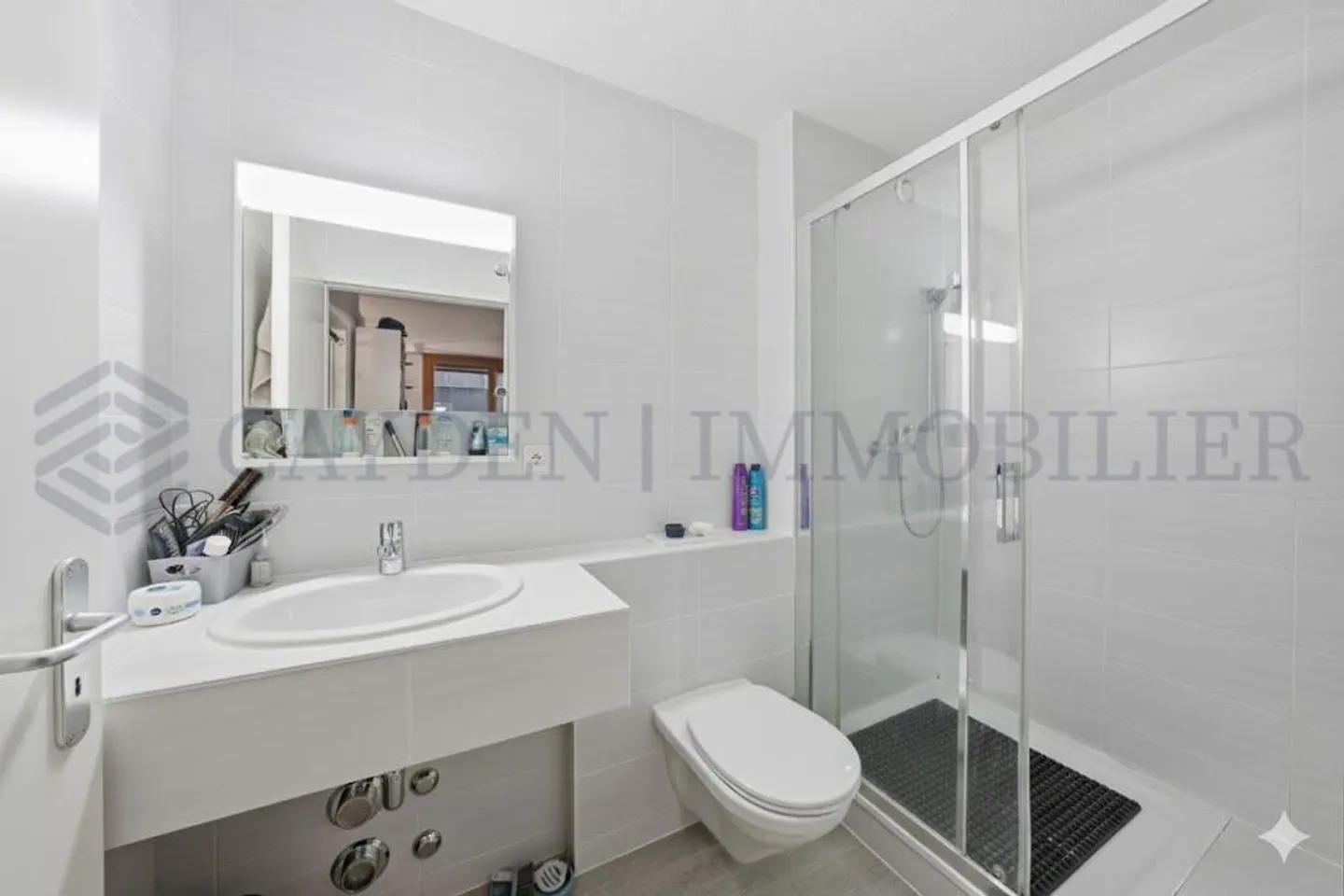 Stylish 7-Room Apartment with Terrace - Photo 13 of 13