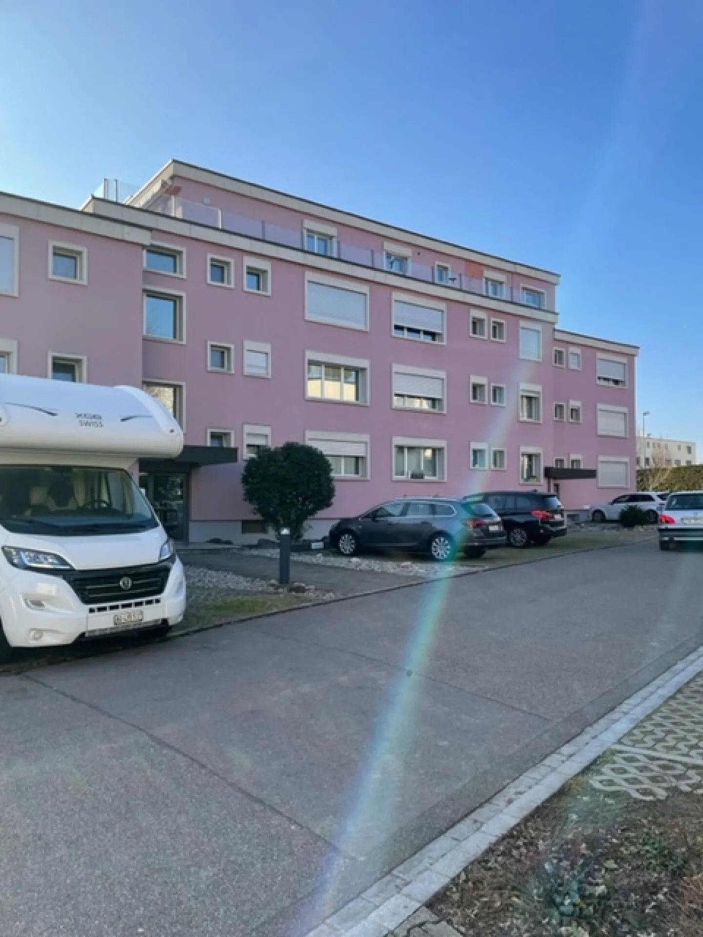 Shop for rent - Photo 2 of 3