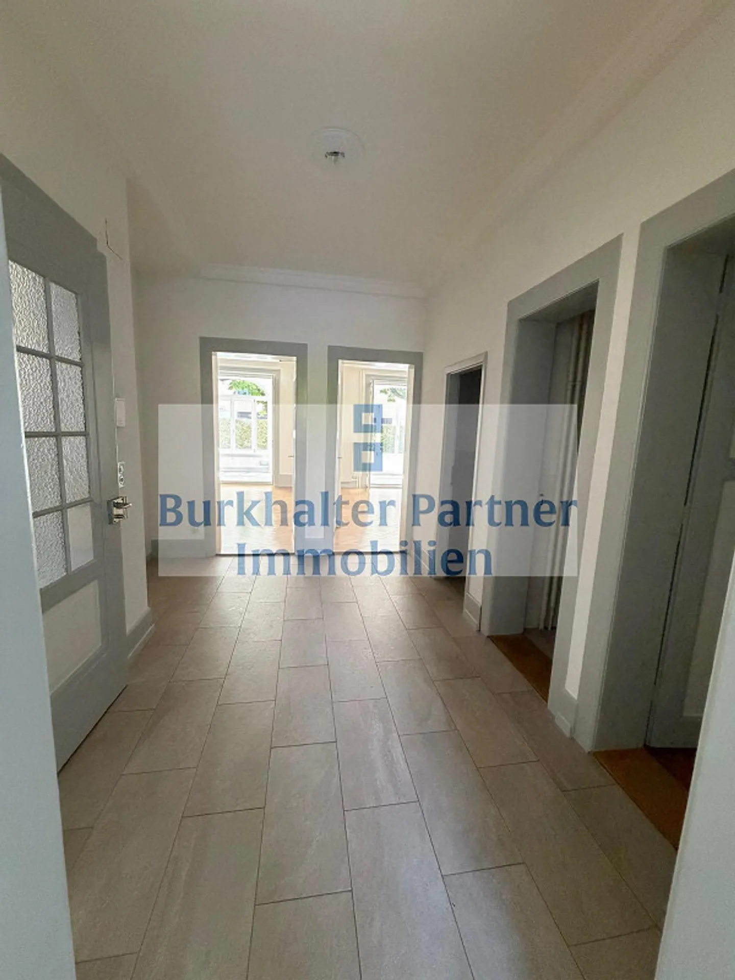 Appartements exclusifs de 3,5 pièces avec jardin d'hiver - Photo 2 sur 9