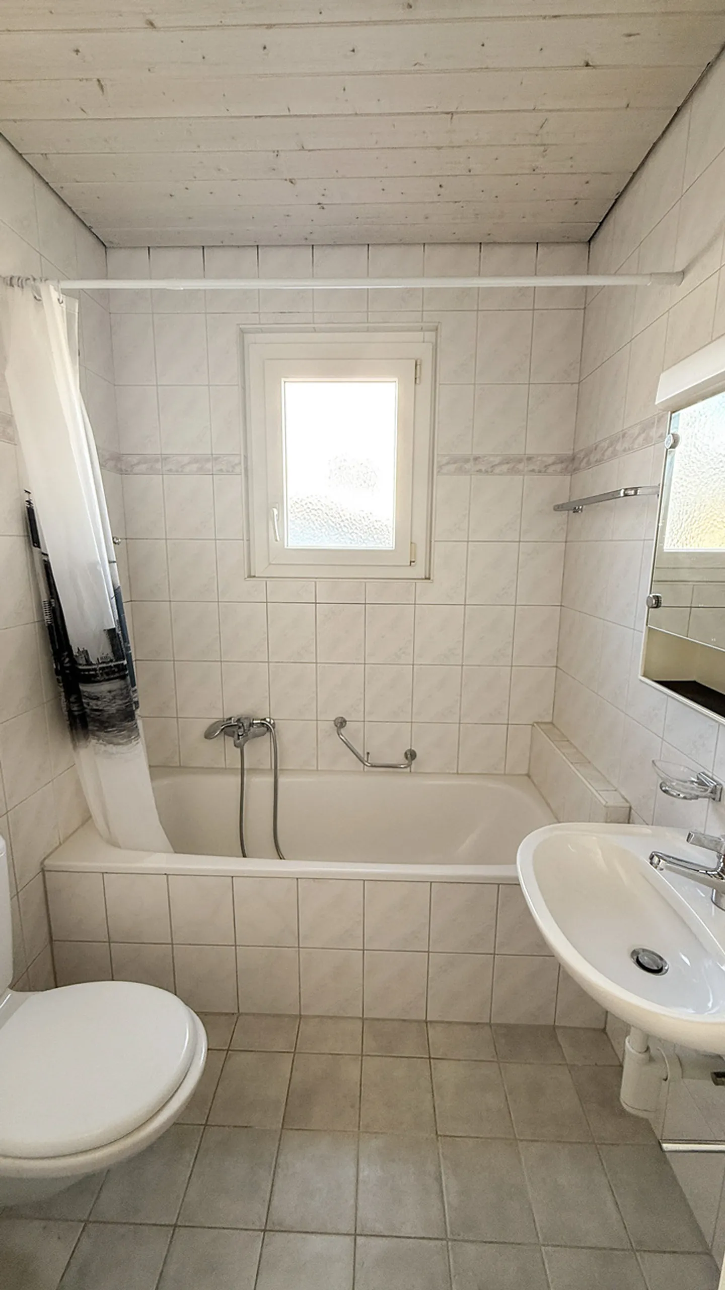 Appartement duplex de 5,5 pièces avec de beaux espaces extérieurs - Photo 8 sur 9