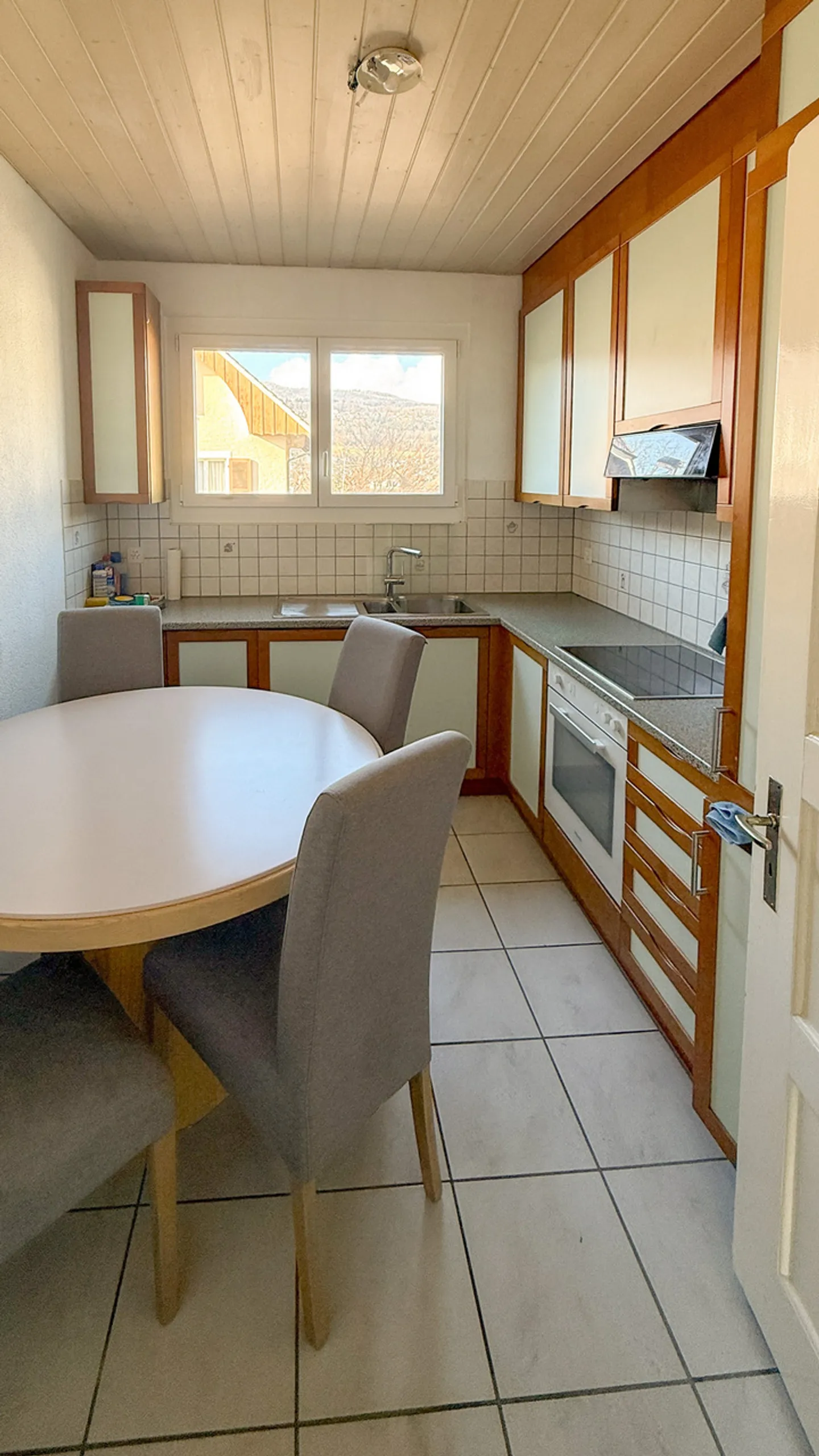 Appartement duplex de 5,5 pièces avec de beaux espaces extérieurs - Photo 7 sur 9