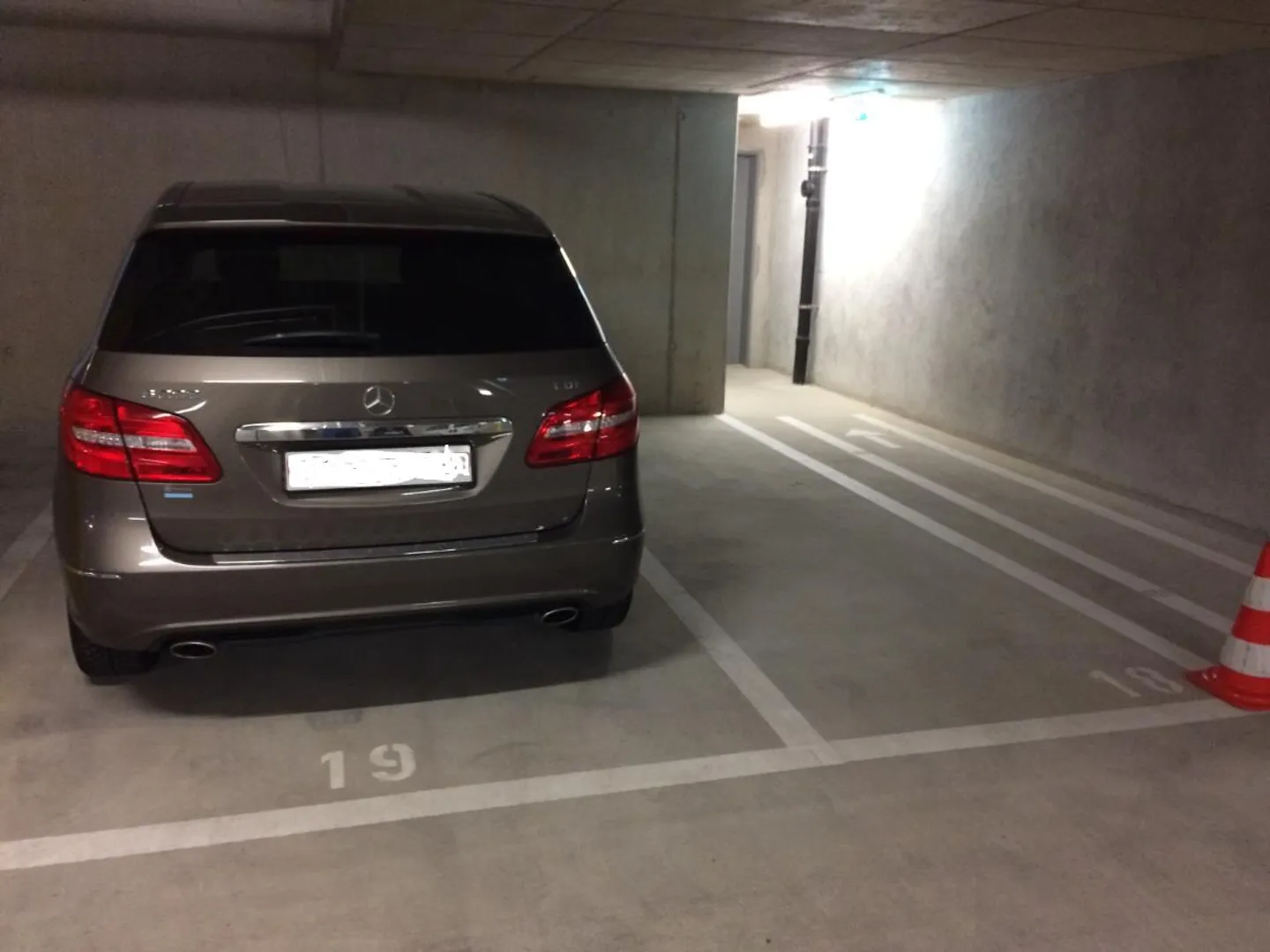 Parcheggio coperto in affitto - Foto 1 di 2