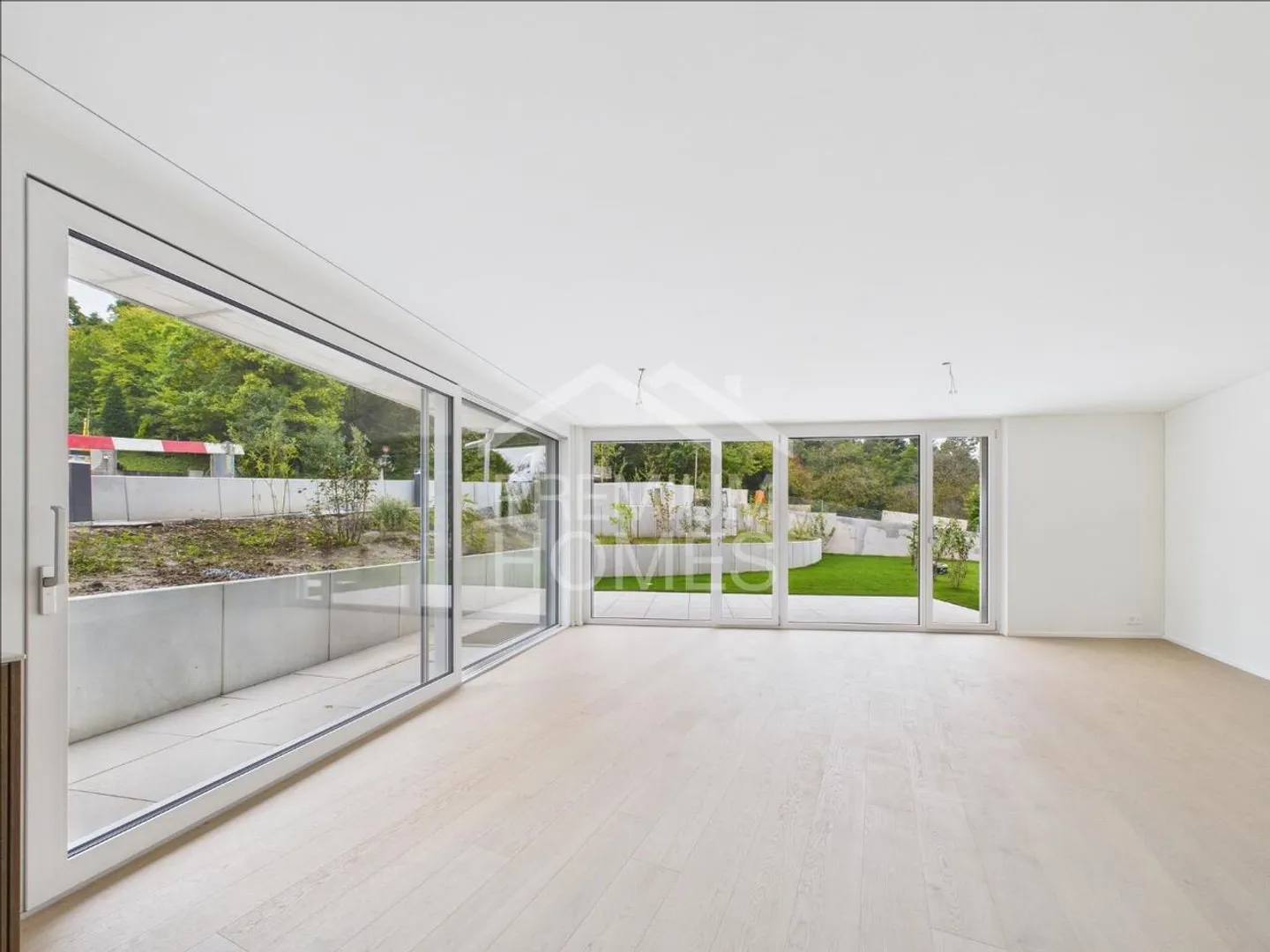 DREAM HOME WITH PRIVATE GREEN PARADISE - Photo 5 of 6