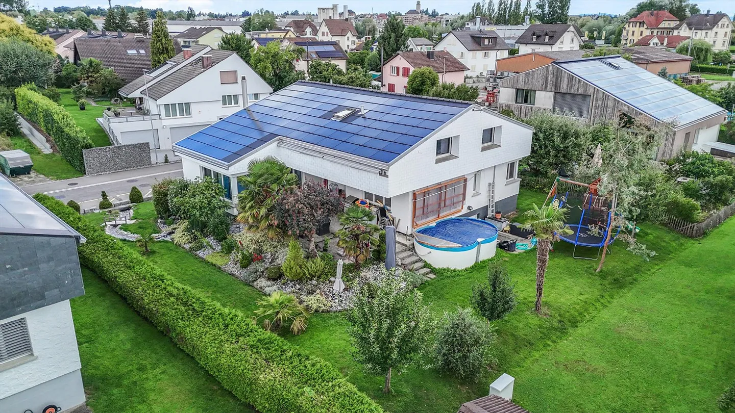 Casa unifamiliare con giardino e tanto spazio per tutta la famiglia! - Foto 1 di 10