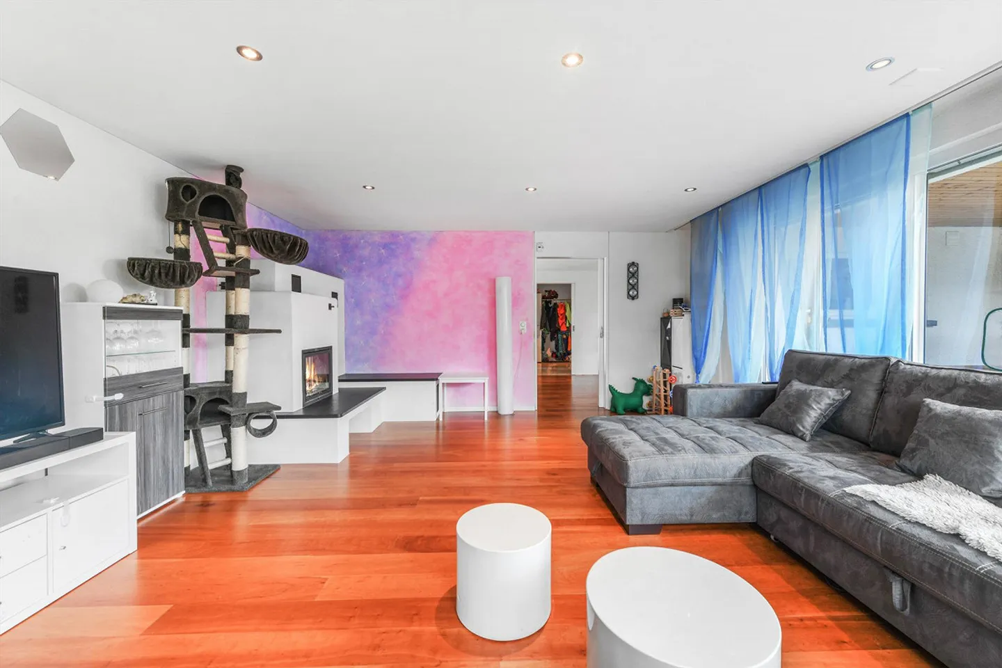 Casa unifamiliare con giardino e tanto spazio per tutta la famiglia! - Foto 2 di 10