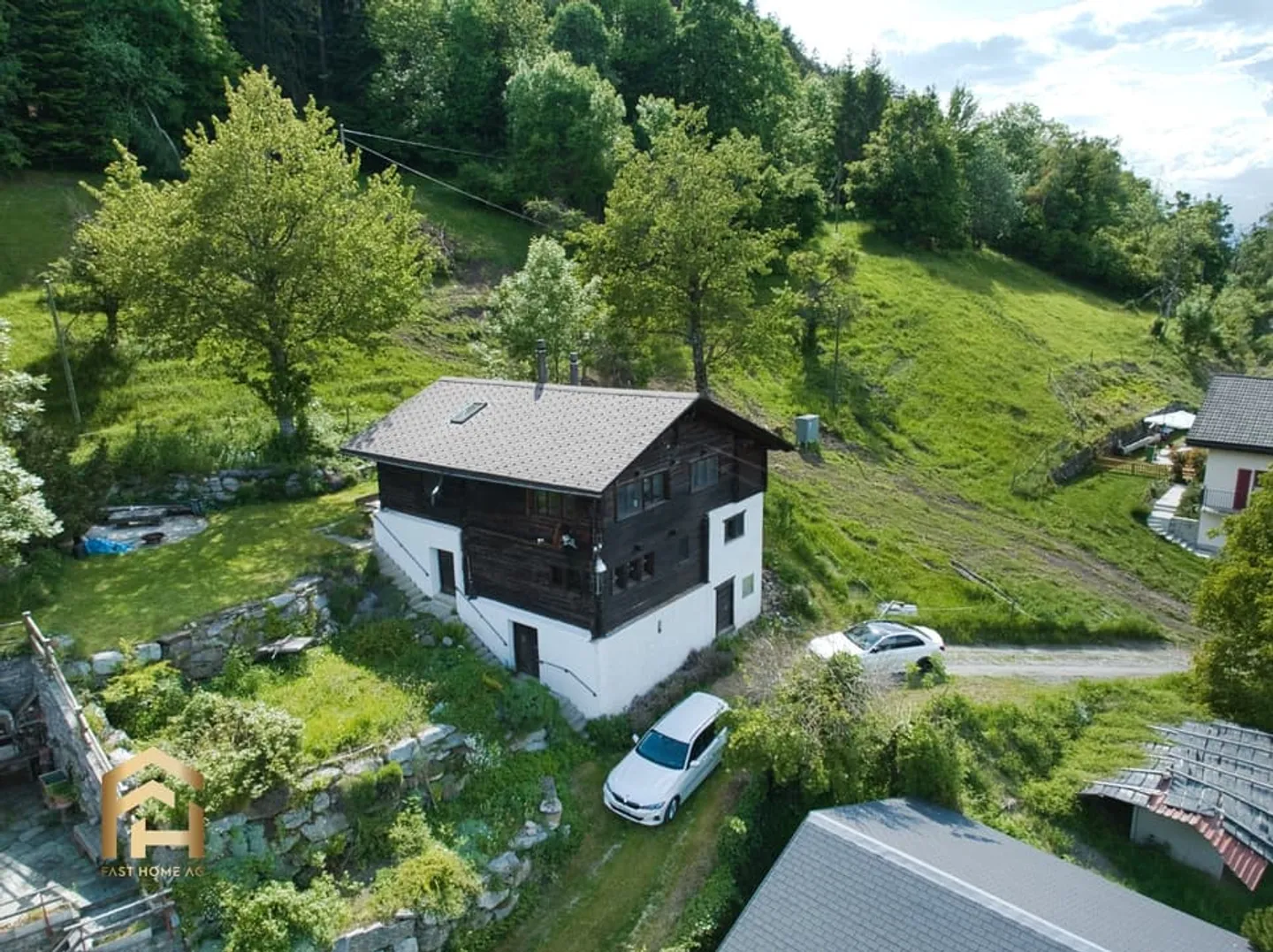 Casa unifamiliare ristrutturata con grande terreno sopra Visp - Foto 1 di 13