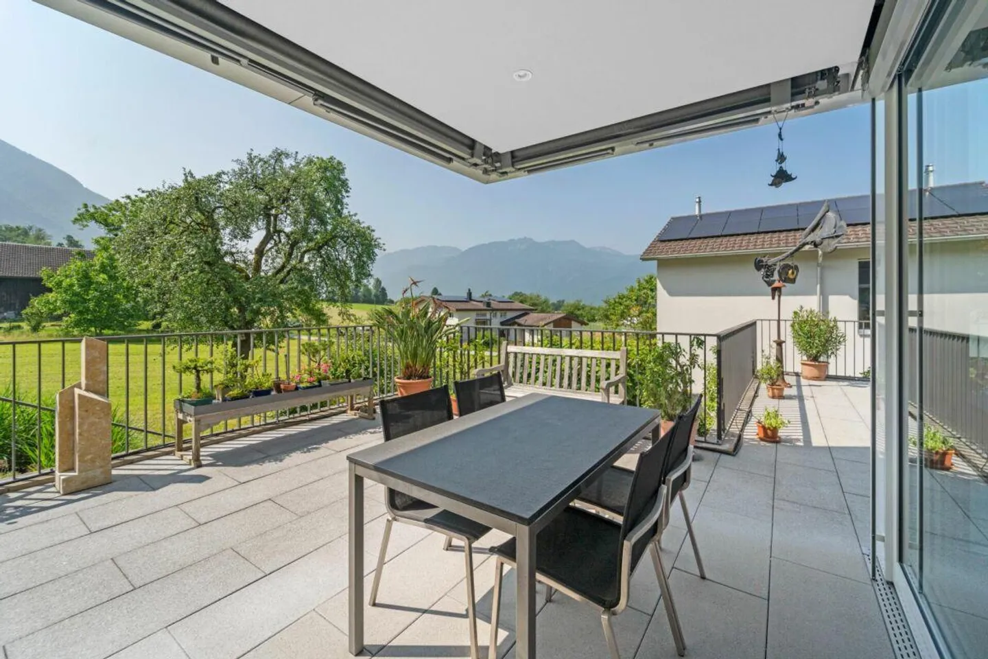 Architecture Meets Quality of Life - Unique Living Experience with a View - Photo 5 of 10