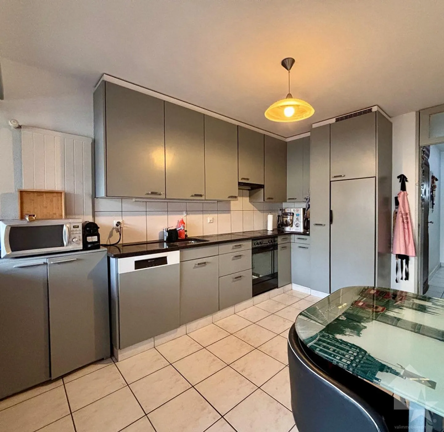 Appartement de 4.5 pces à proximité du centre-ville et garage-box - Photo 2 sur 15