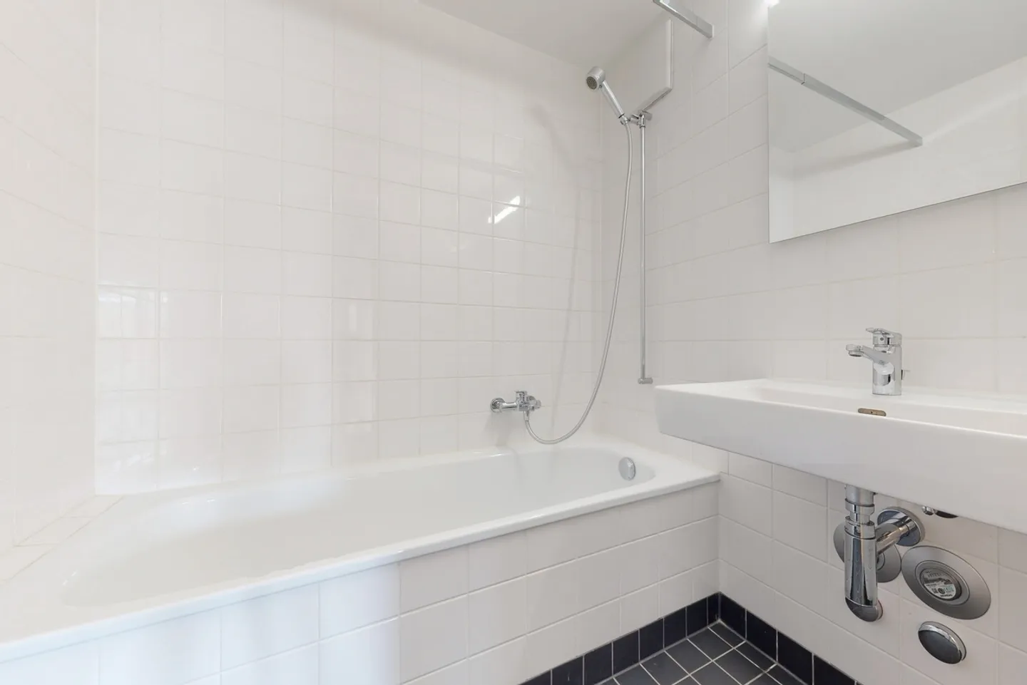 Felicità abitativa moderna con balcone - Foto 4 di 4