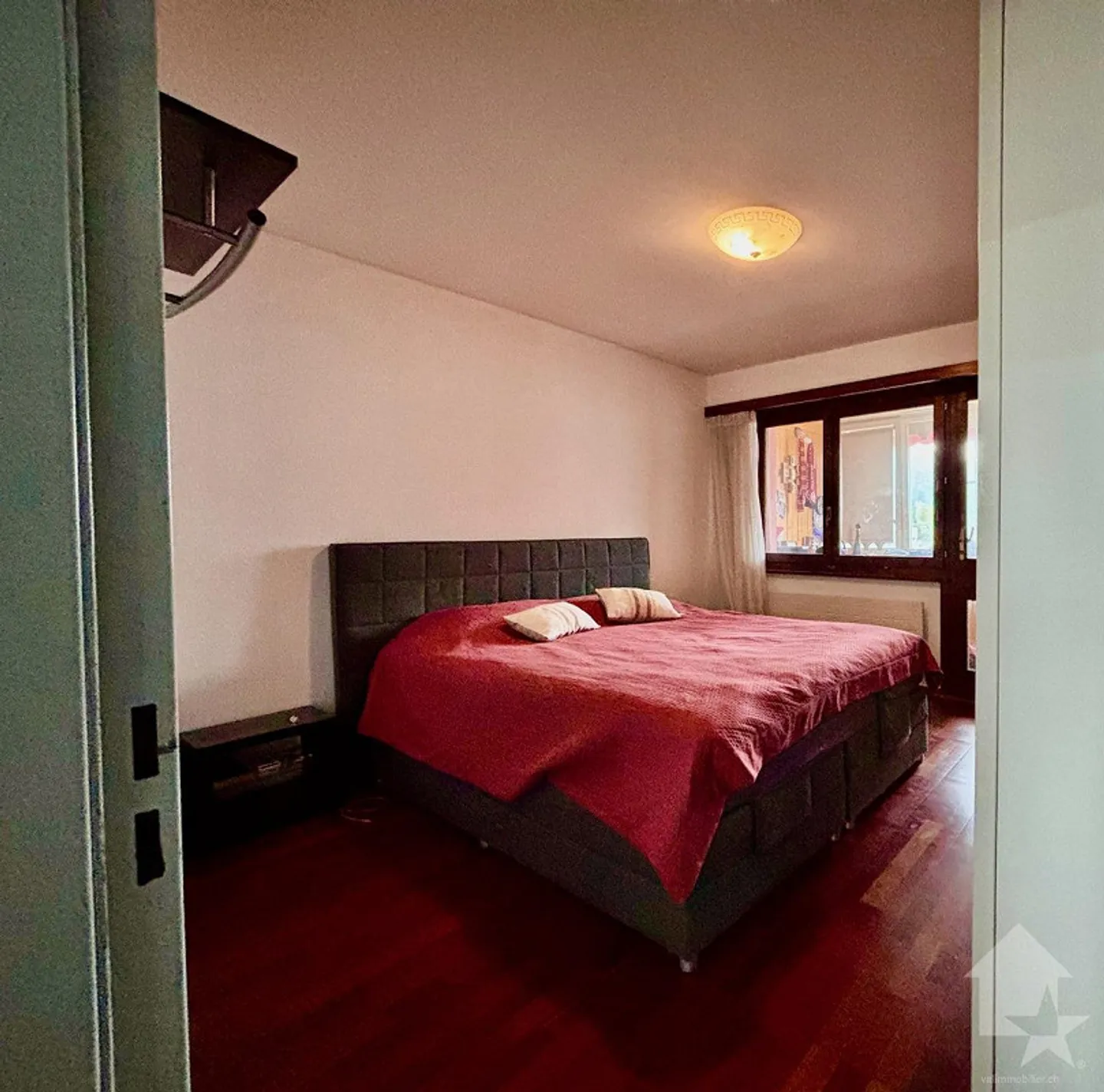 Appartement de 4.5 pces à proximité du centre-ville et garage-box - Photo 10 sur 15