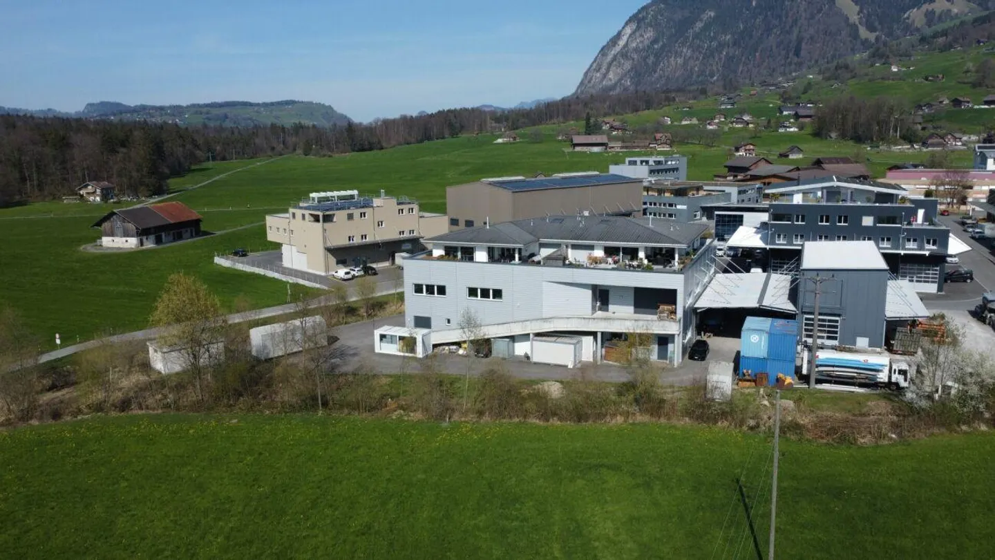 Brilliant commercial space with access ramp - Photo 2 of 18