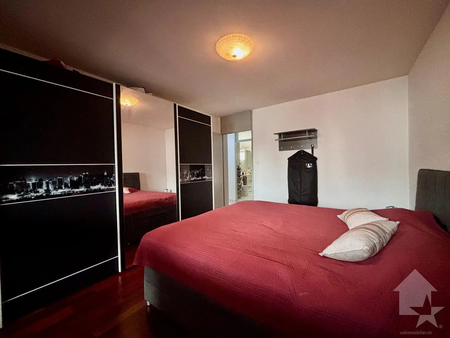 Appartement de 4.5 pces à proximité du centre-ville et garage-box - Photo 12 sur 15