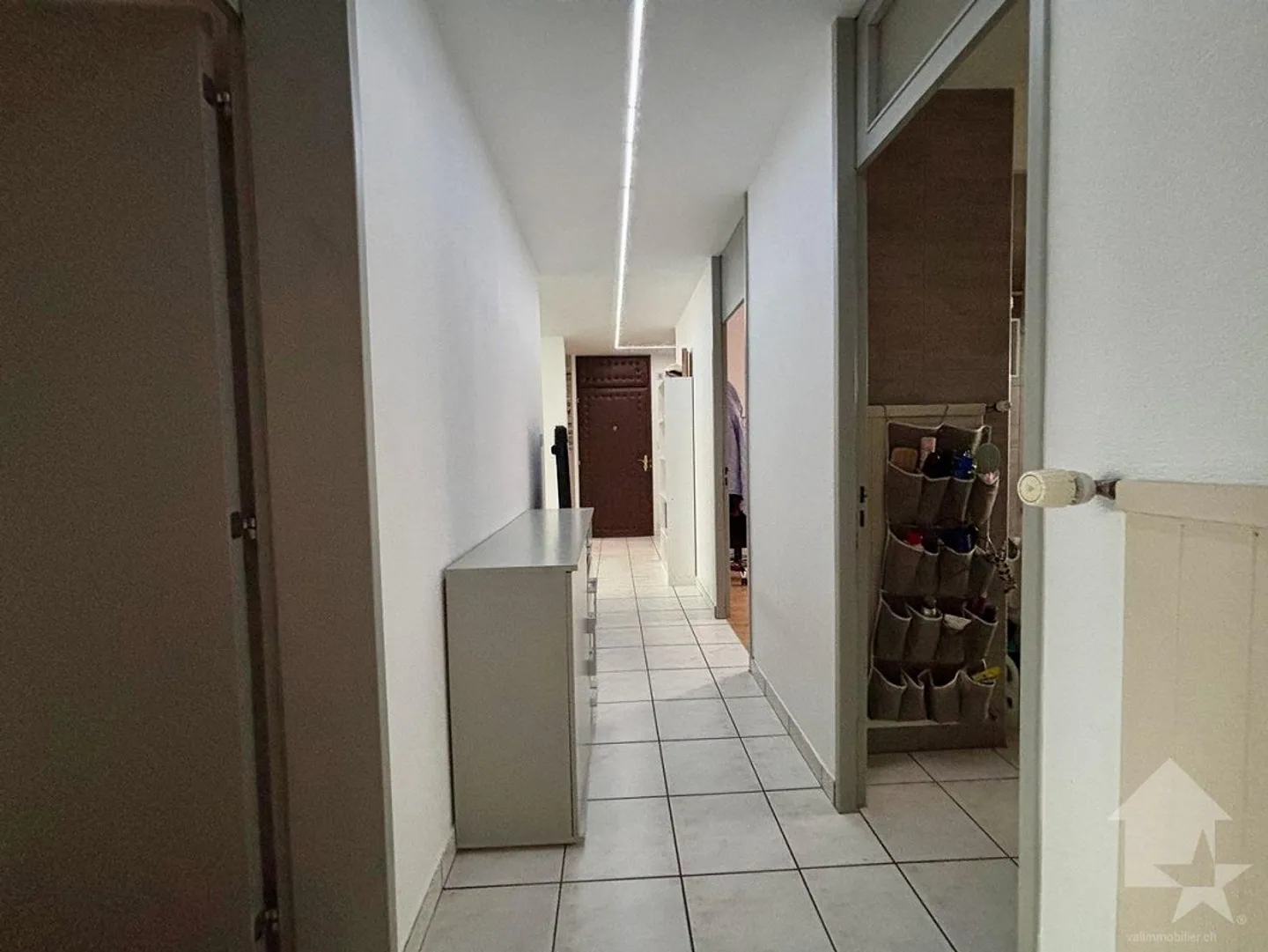 Appartement de 4.5 pces à proximité du centre-ville et garage-box - Photo 13 sur 15