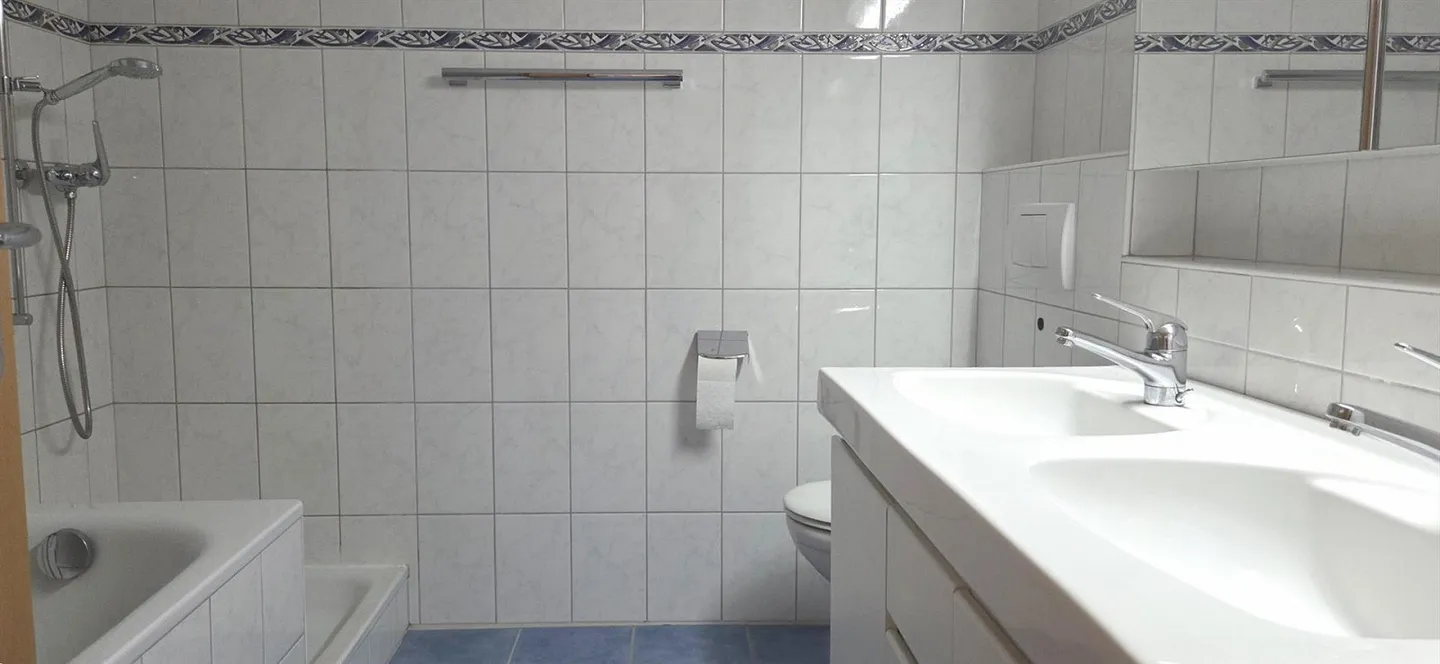 Geräumige Wohnung mit Balkon - Foto 9 von 18