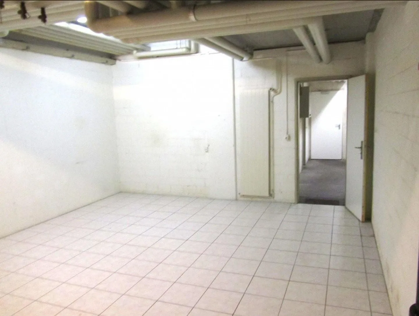 Espace hobby et bricolage spacieux à louer - Photo 4 sur 6