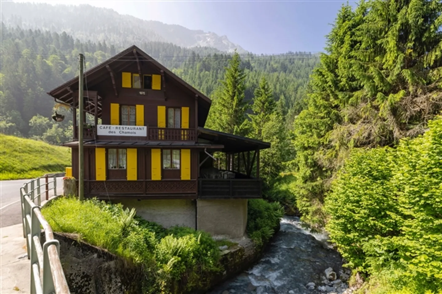 «Individuelles Restaurant mit Unterkunft in Les Plans-sur-Bex» - Photo 2 of 13