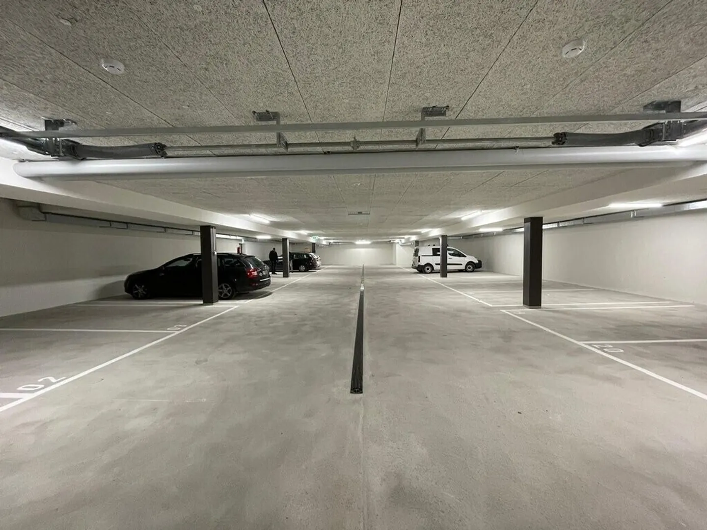 Affittare un parcheggio sotterraneo a 8057 Zurigo - Foto 2 di 3