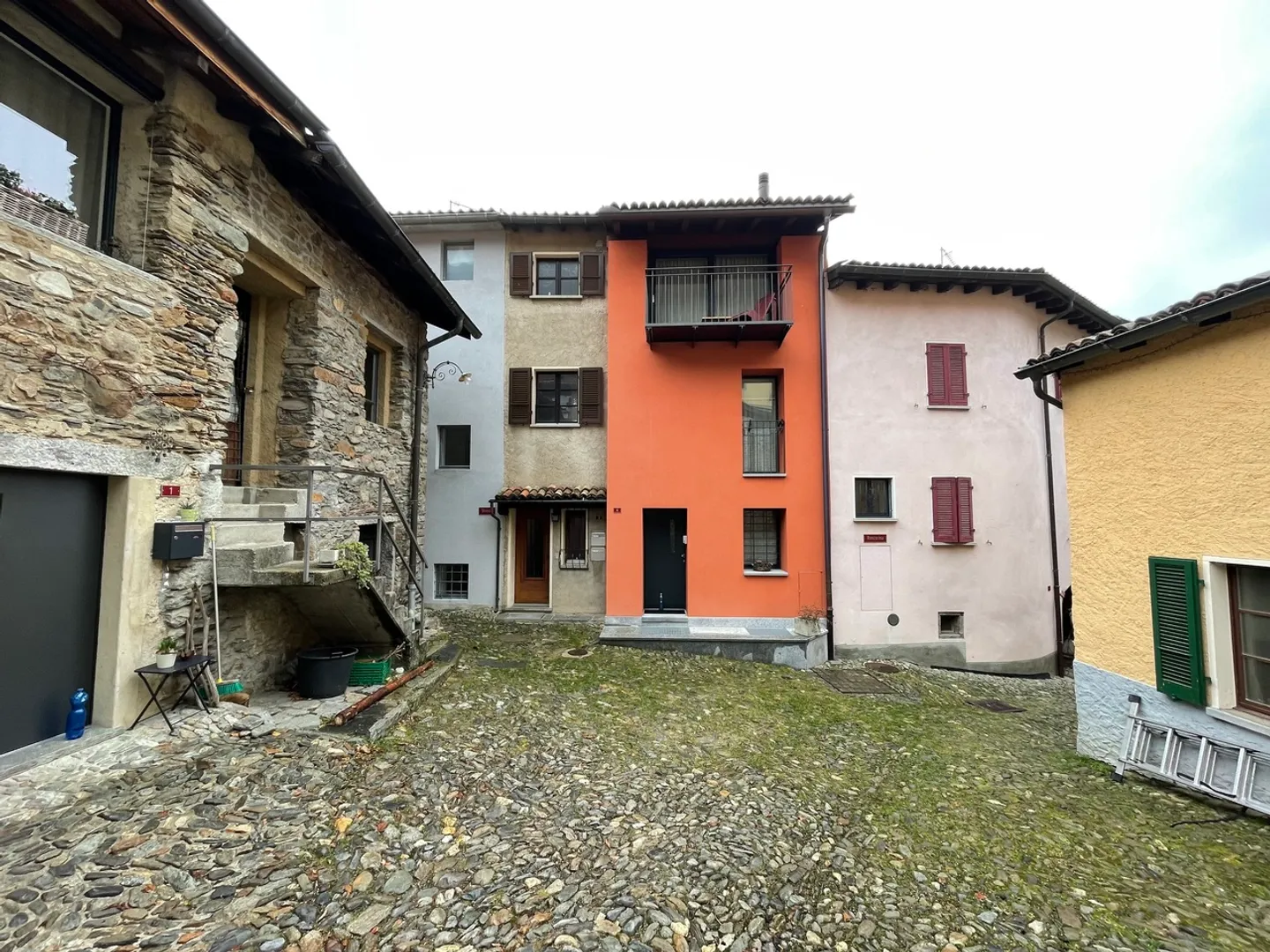 Doppelhaushälfte mit Rustico und Garten im Kern - Foto 2 von 14