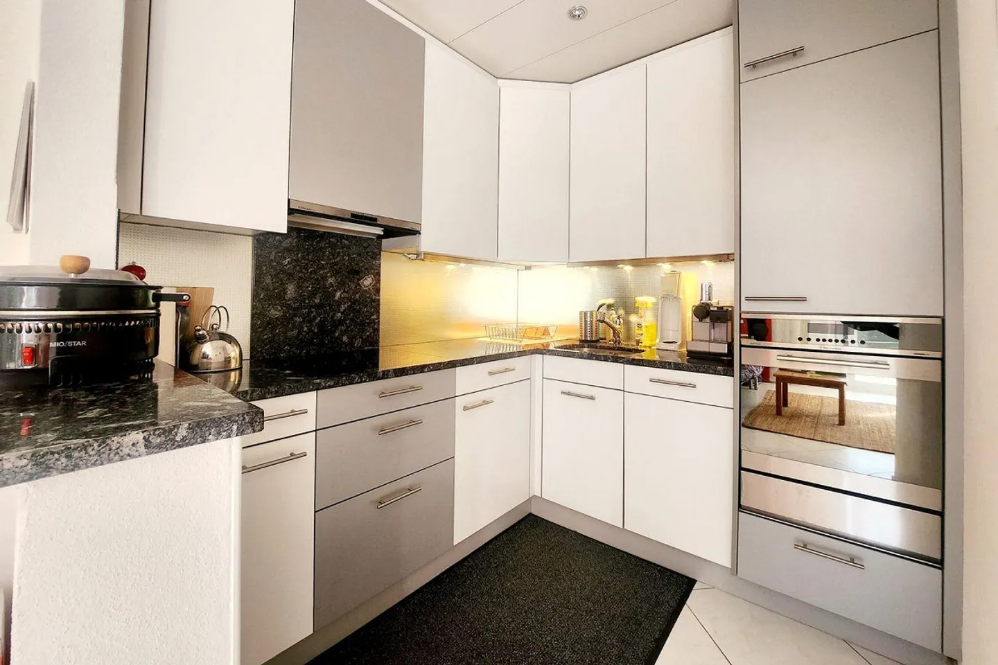 Charmante Wohnung mit Innenhof - Foto 4 von 9