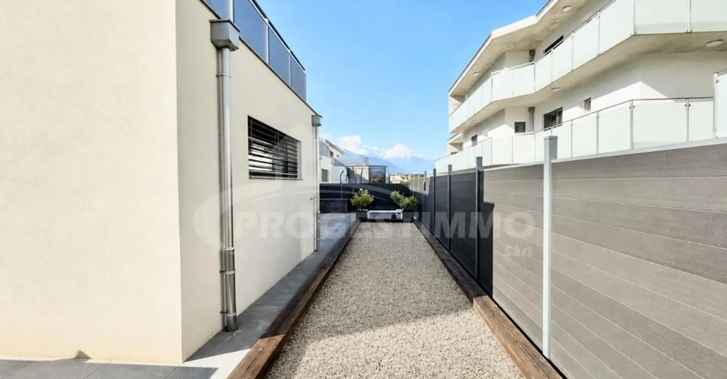 Reihenhaus mit 4,5 Zimmern - Foto 2 von 11