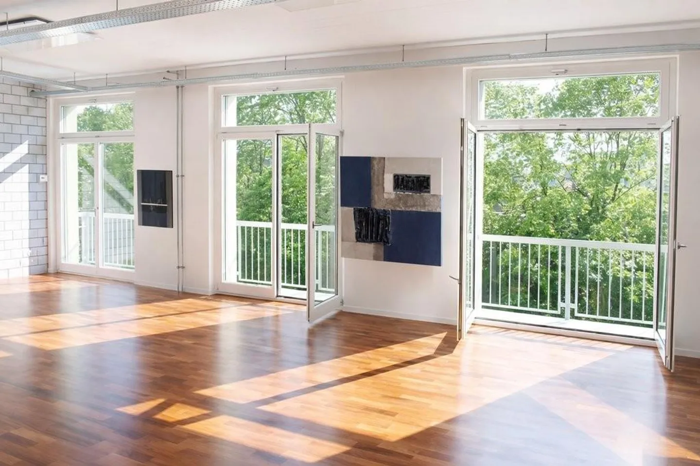 Loft Wohnung am Zihlkanal - Foto 2 von 9