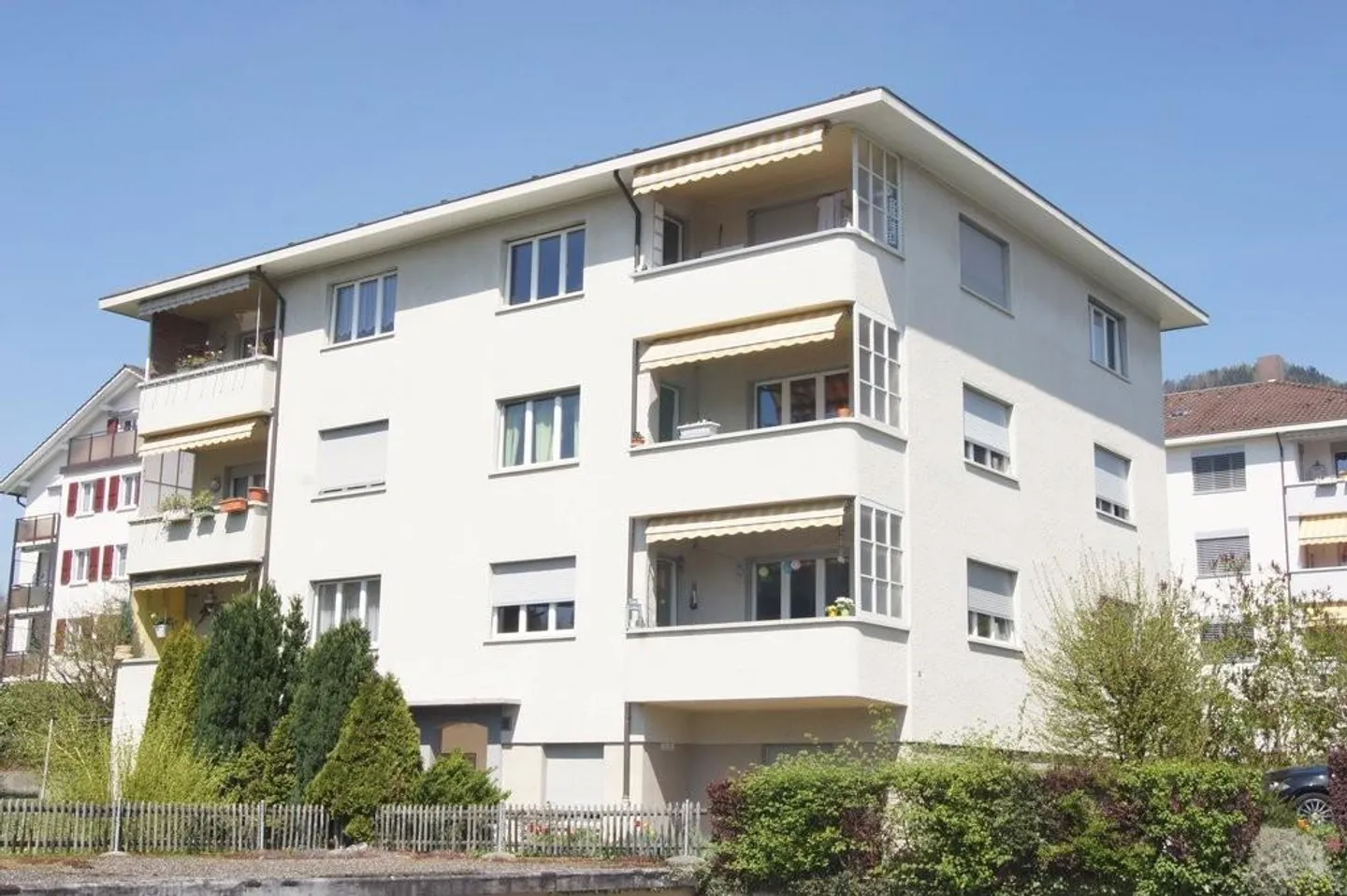 Living with a view of Lake Thun - Photo 1 of 7