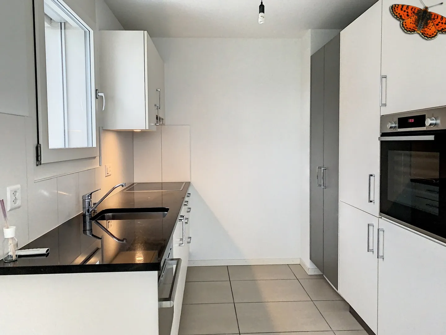 2 ½ ROOMS - Close to all amenities - Photo 2 of 10