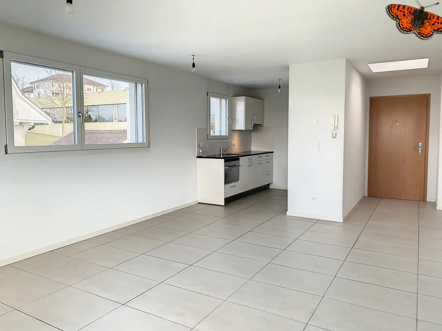 2 ½ ROOMS - Close to all amenities - Photo 3 of 10