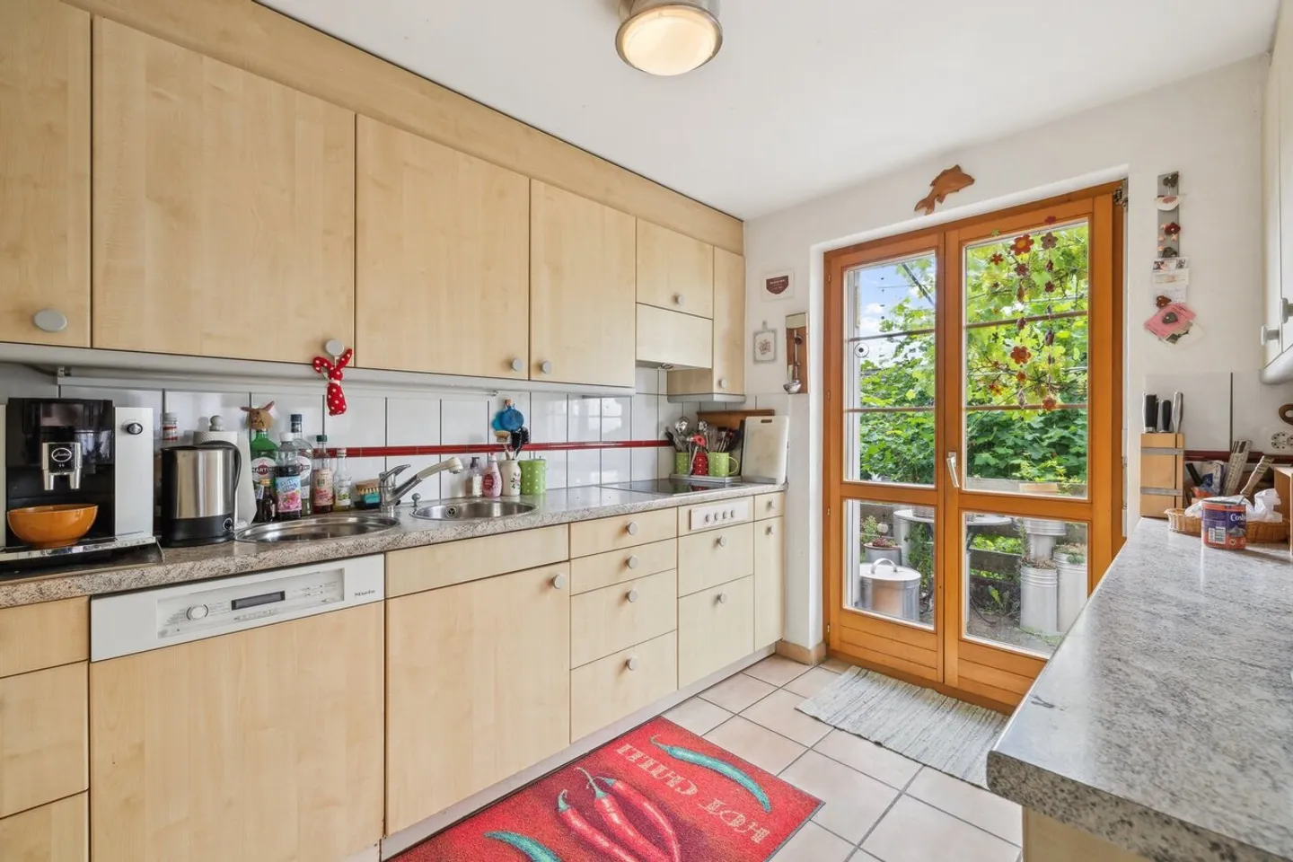 Charming single-family home with optional plot - Photo 3 of 5