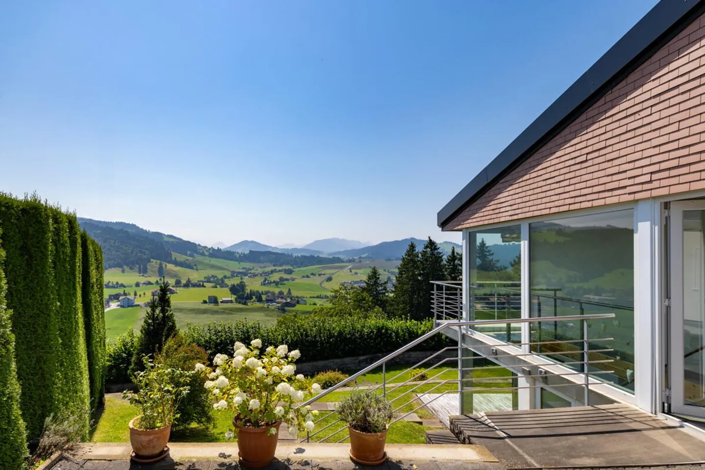 Bennau/Einsiedeln: Oasi di tranquillità con panorama montano e privacy - Foto 1 di 5